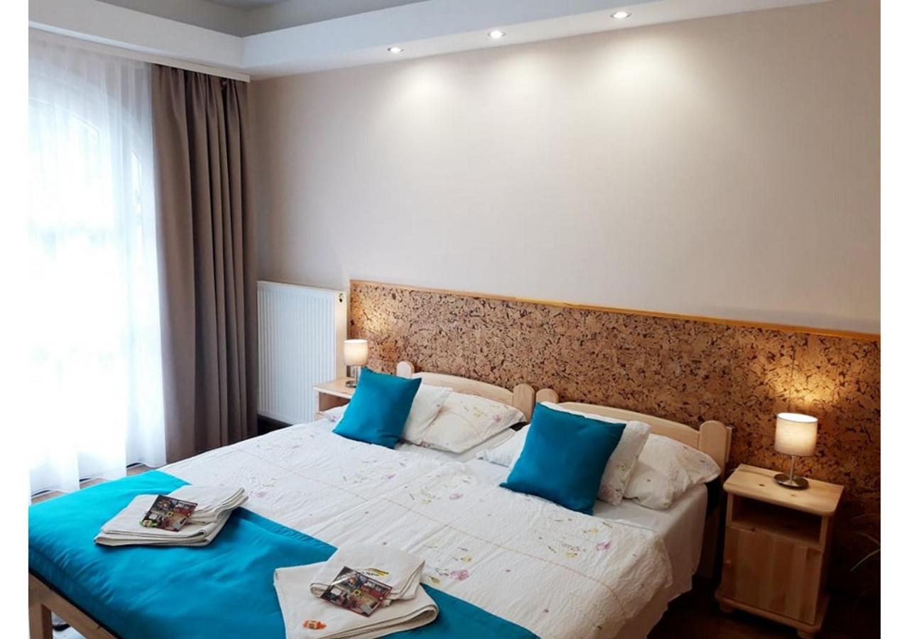 Standard Twin Room - Photo 4