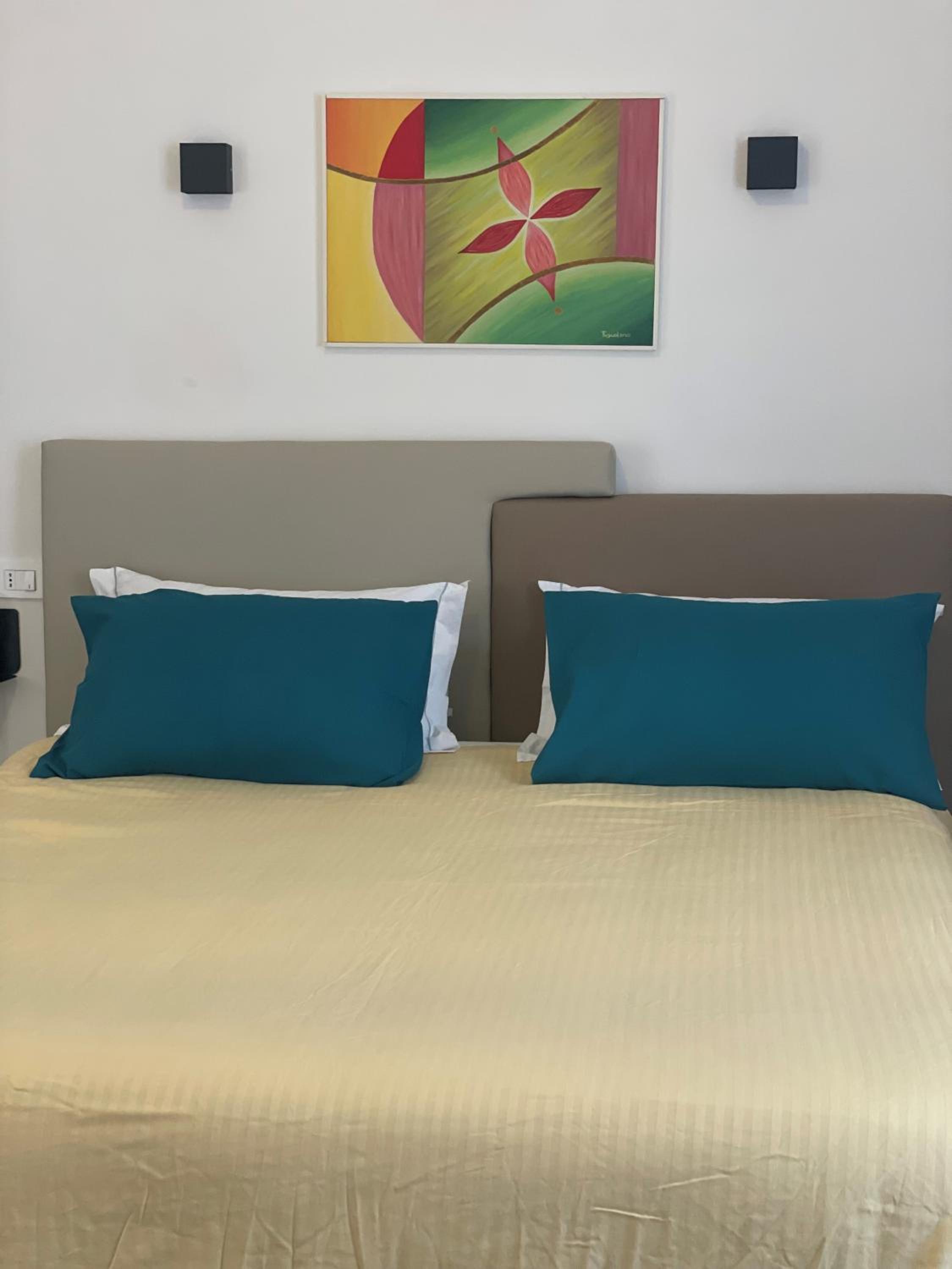 Superior King Room - Photo 15