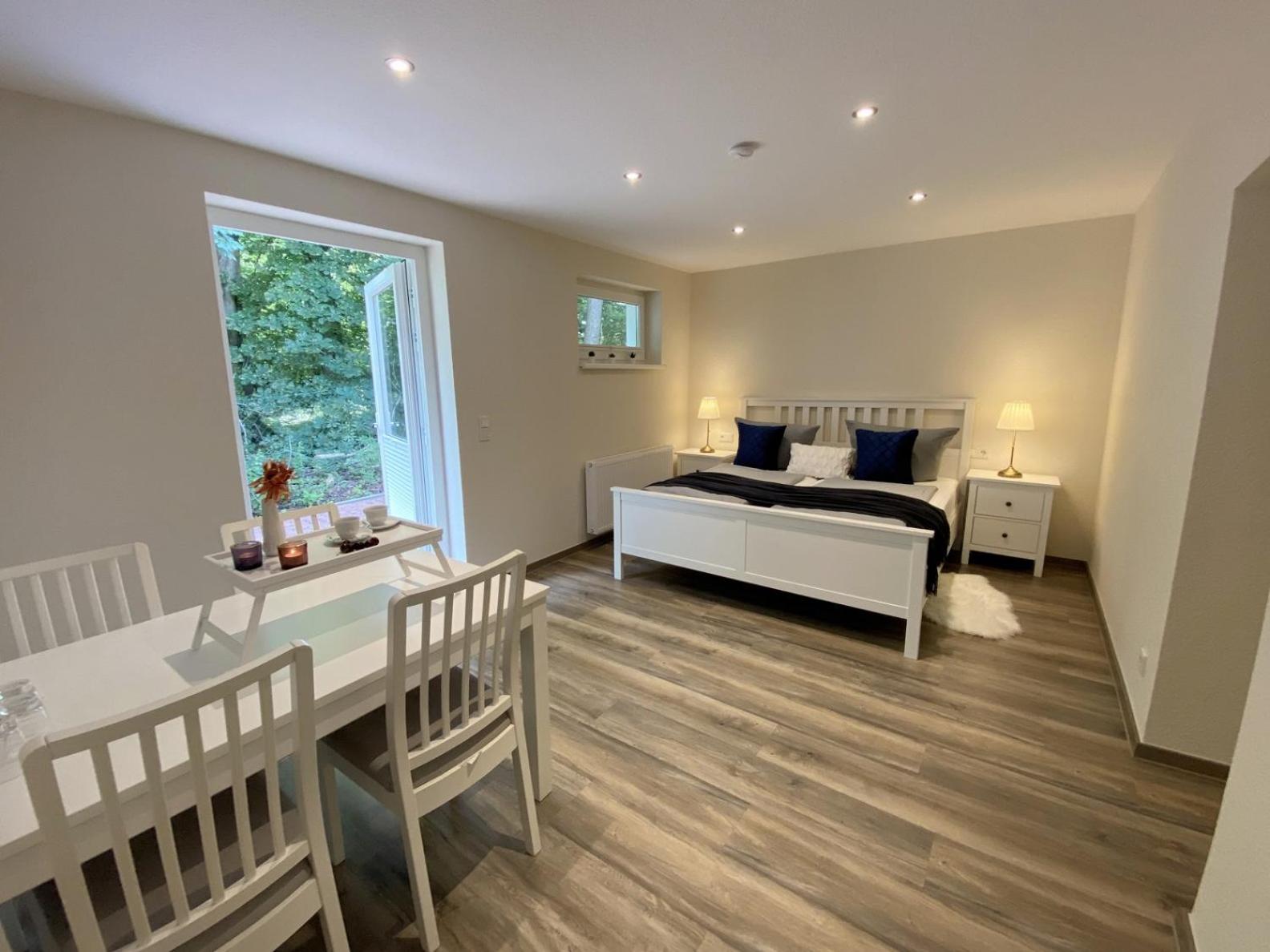 Family Room - Photo 18