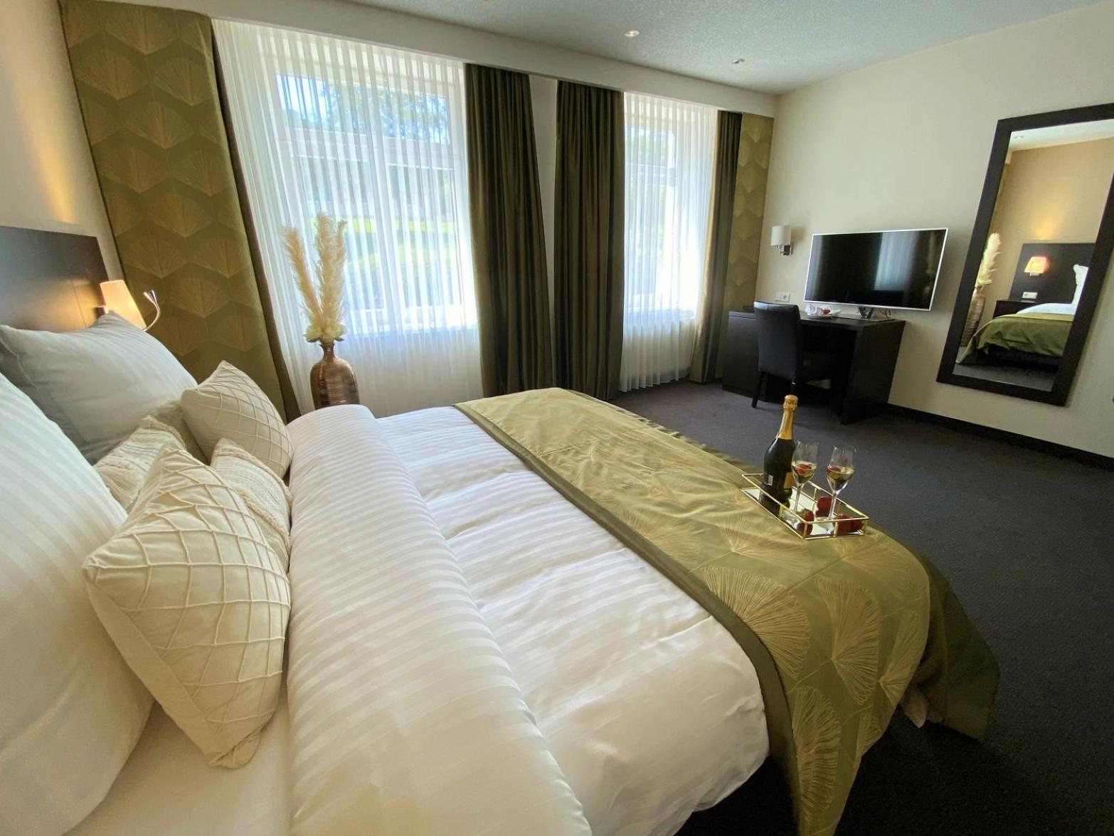 Deluxe Double Room - Photo 1