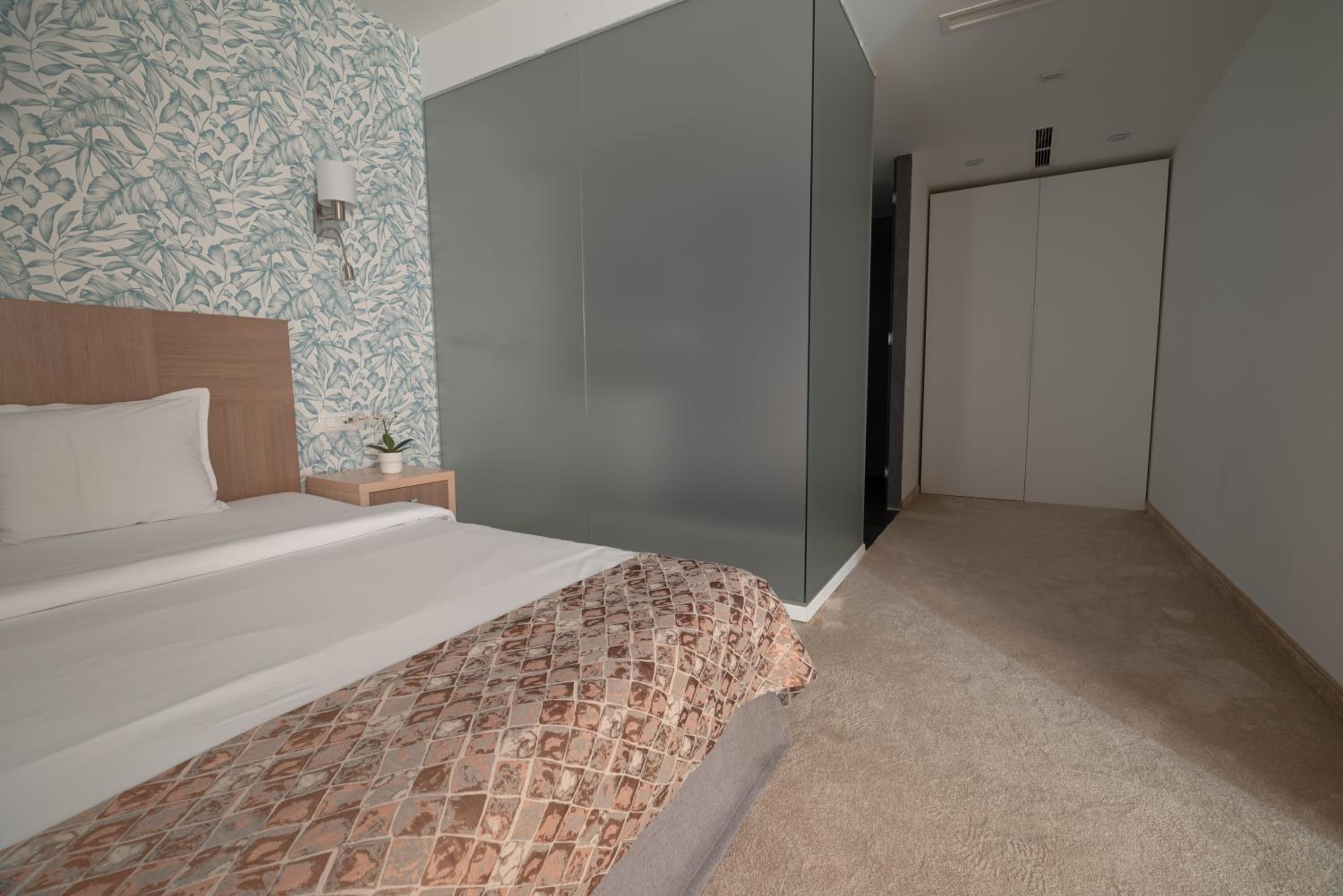 Superior Suite - Photo 3