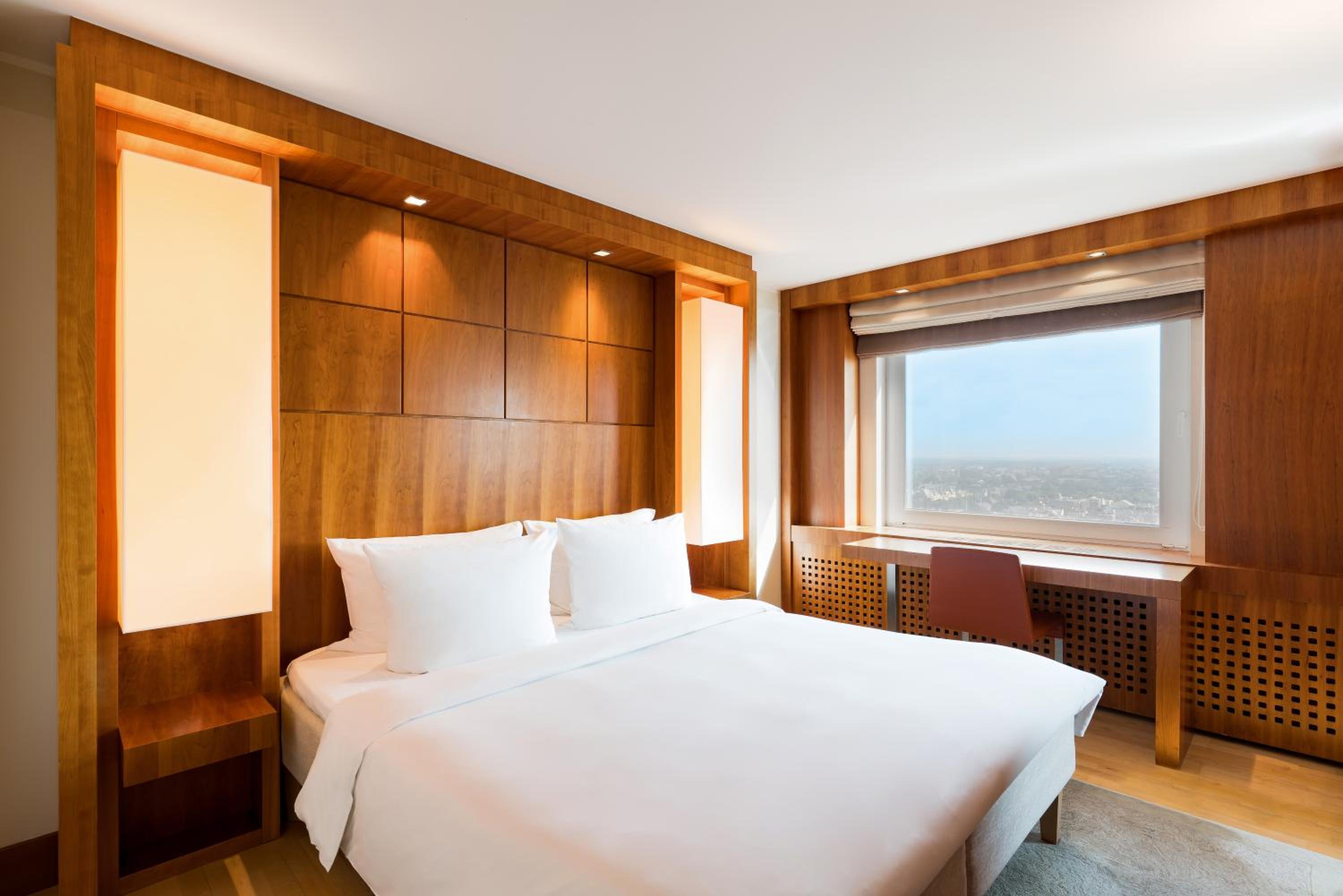 Premium Room with Spa Access - Photo 6