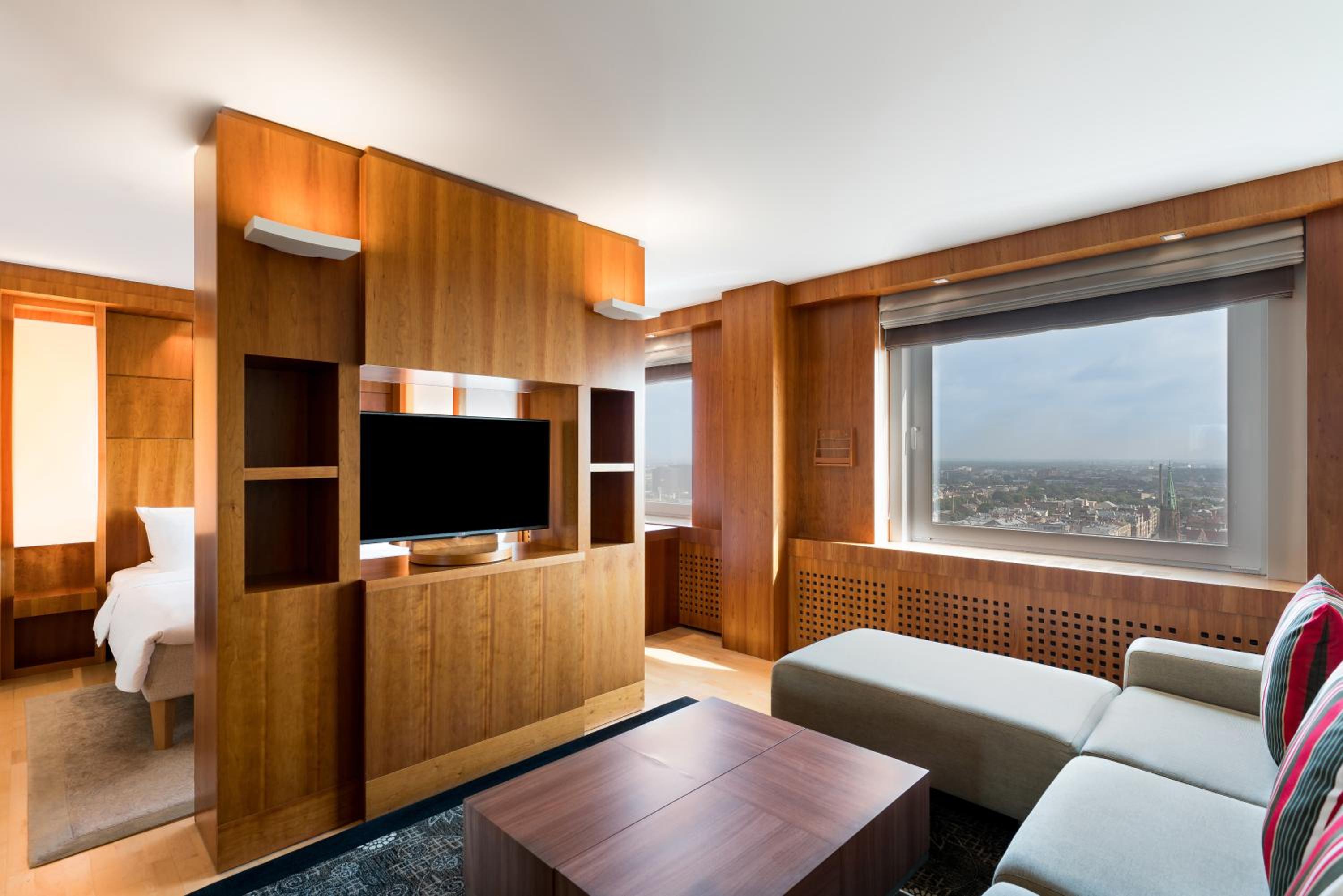 Premium Room with Spa Access - Photo 4