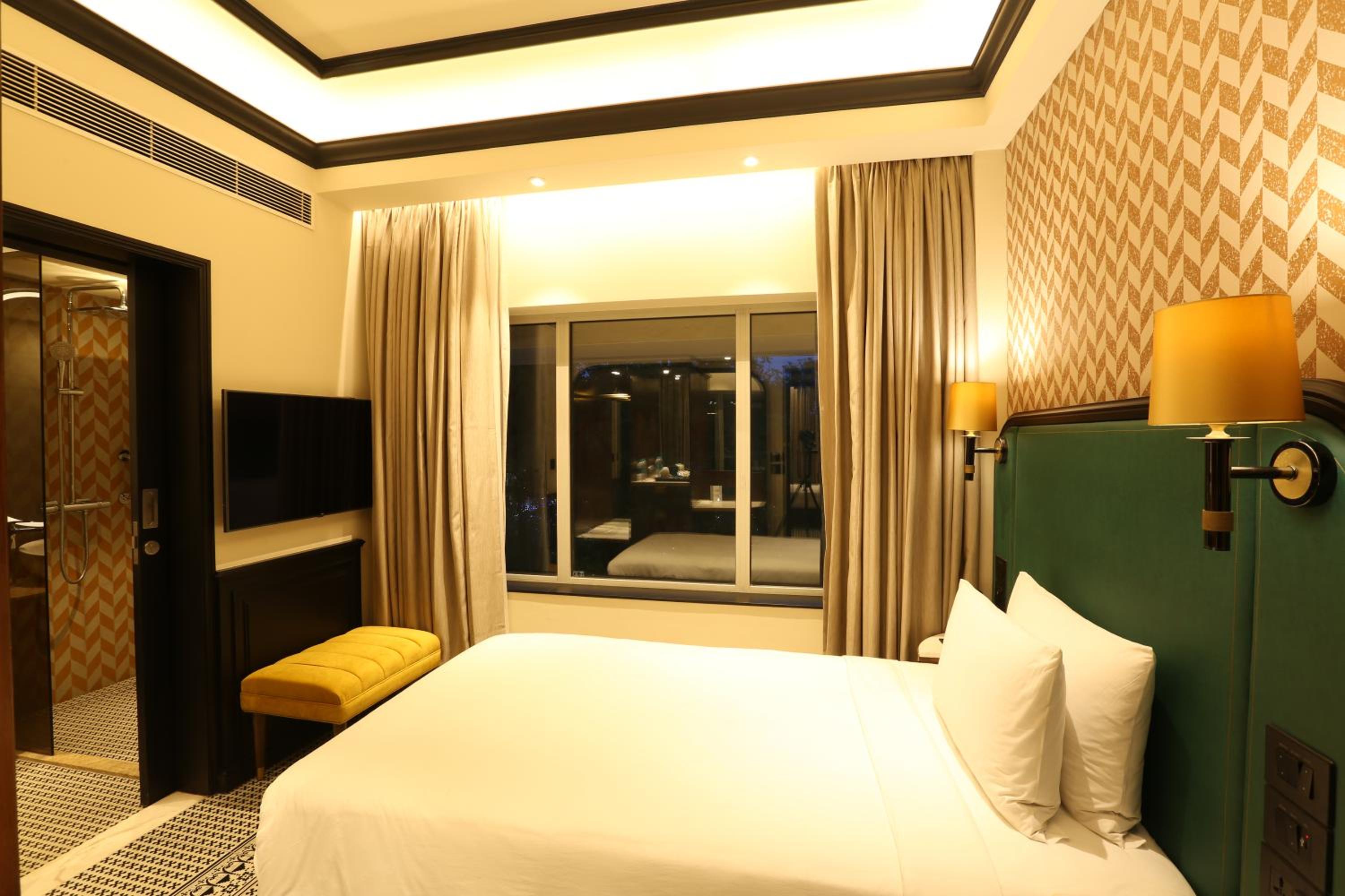 Superior Room, King Bed, City View, 10% disc on food and soft beverage Happy hours (one plus one) from 17:30hrs to 19:30hrs  (except on 14th February)