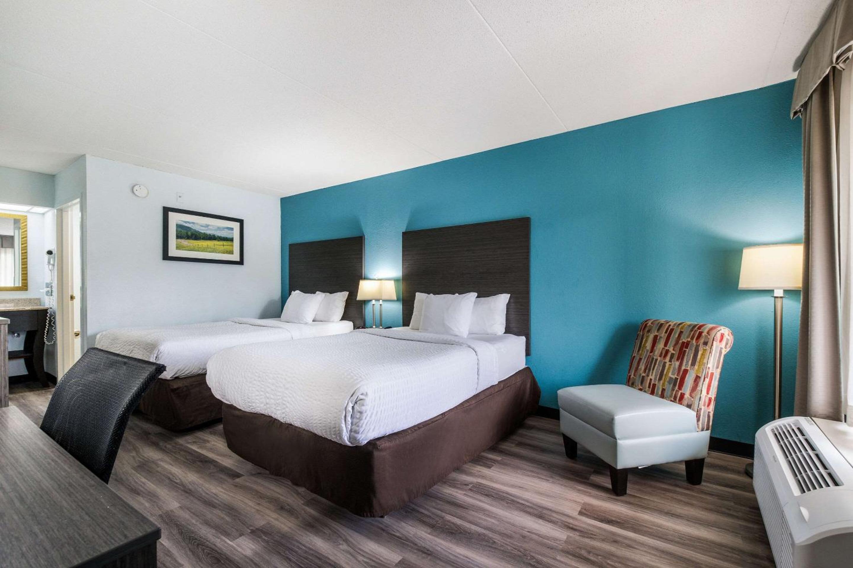 Double Room with Two Double Beds - Non-Smoking photo 1