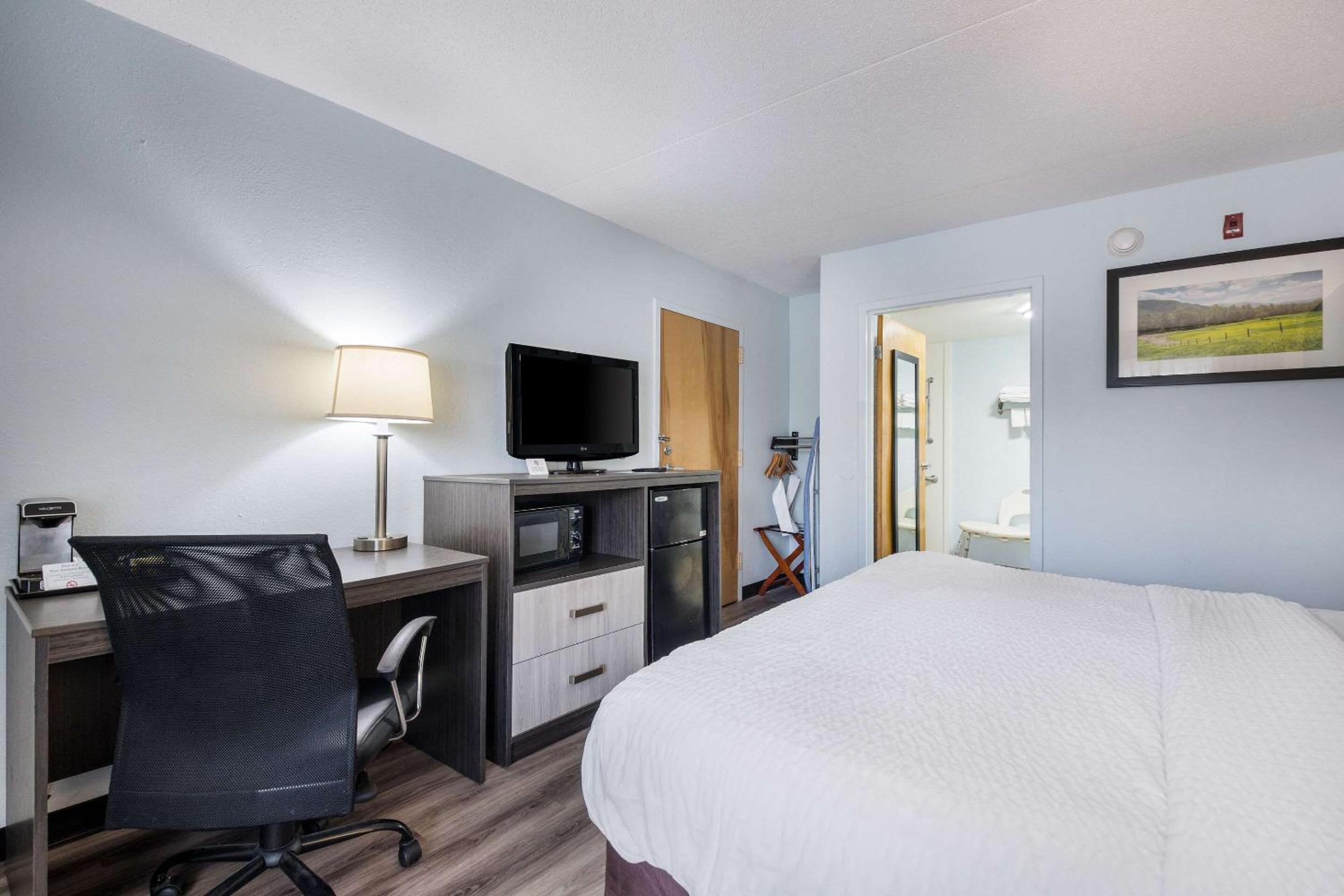 King Room - Disability Access/Non-Smoking - Photo 3