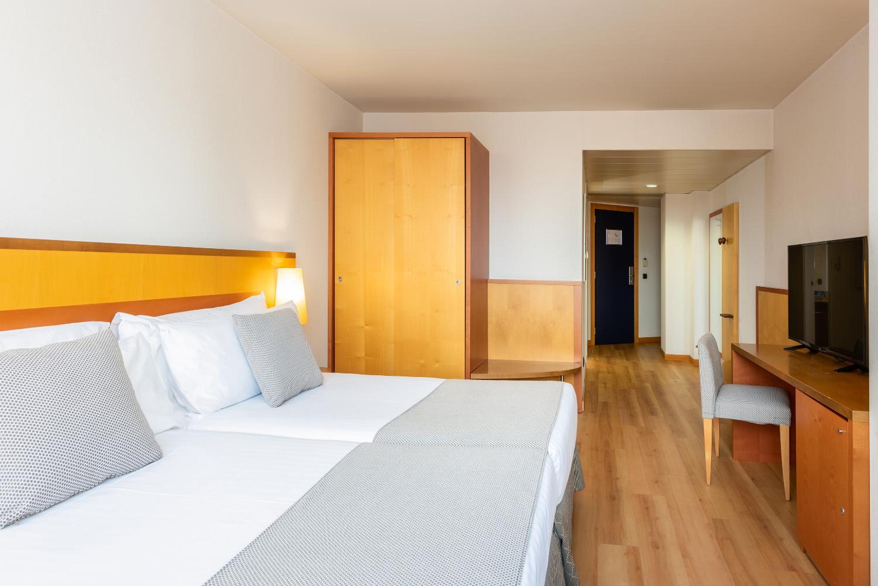 Double or Twin Room - Photo 3