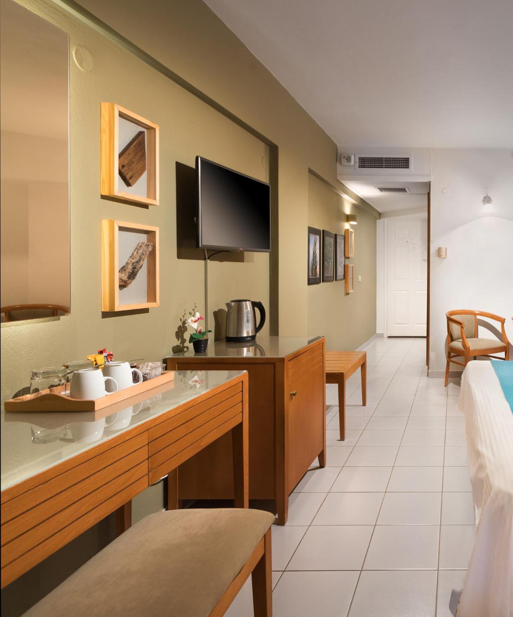 Double or Twin Room - Photo 2