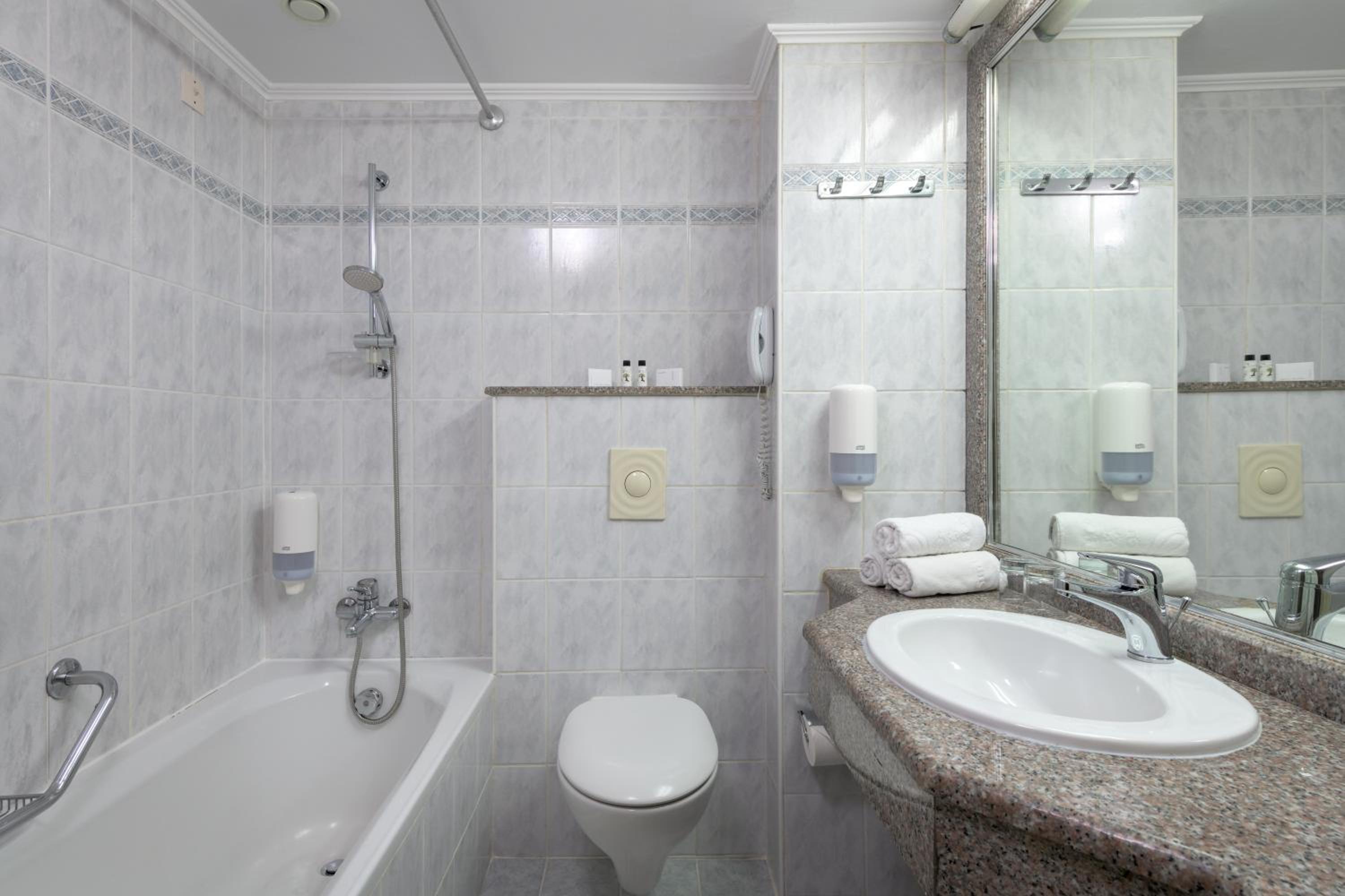 Standard Room with Garden View