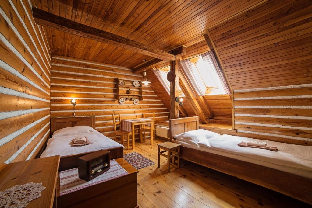 Twin Room - Photo 2