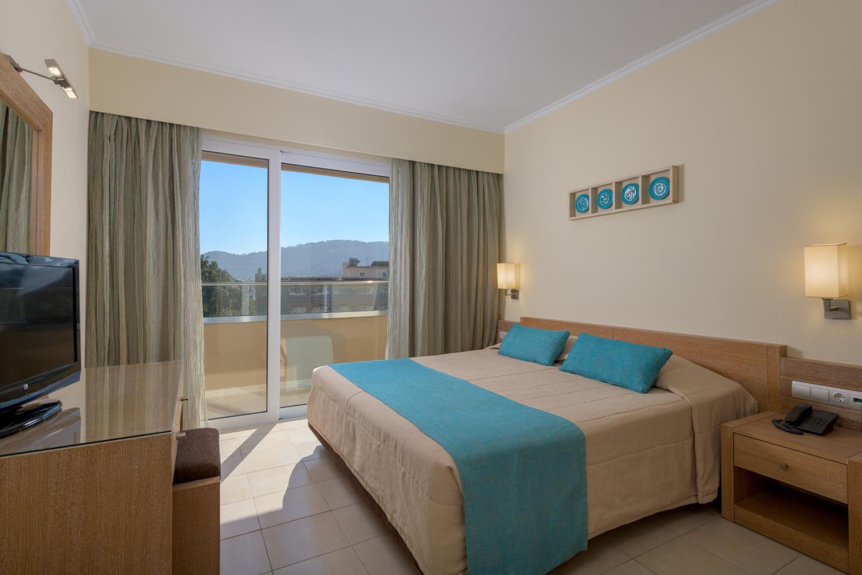 Deluxe Apartment (2-5 Adults) with Garden View