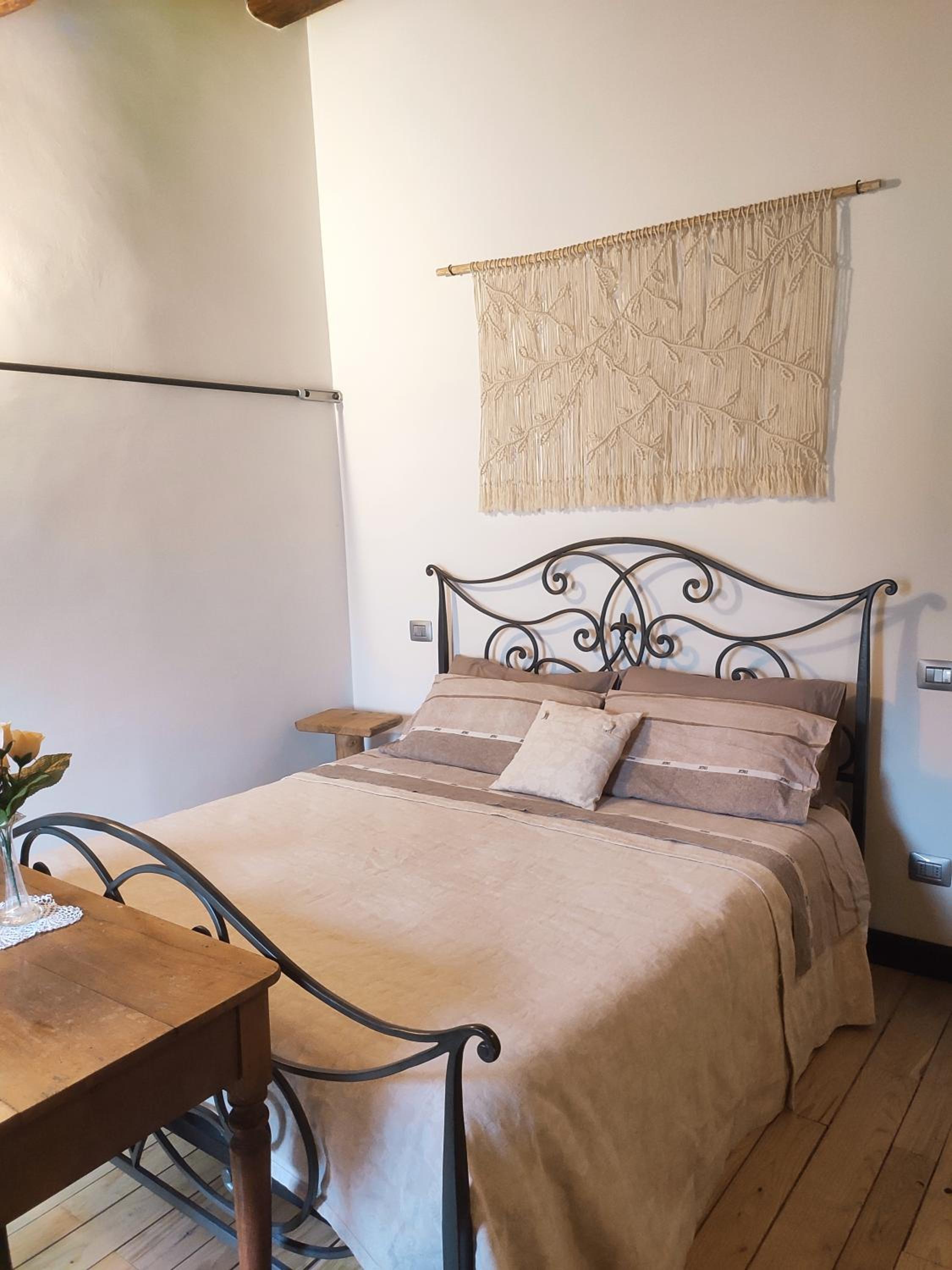 Double Room with Private Bathroom - Photo 1