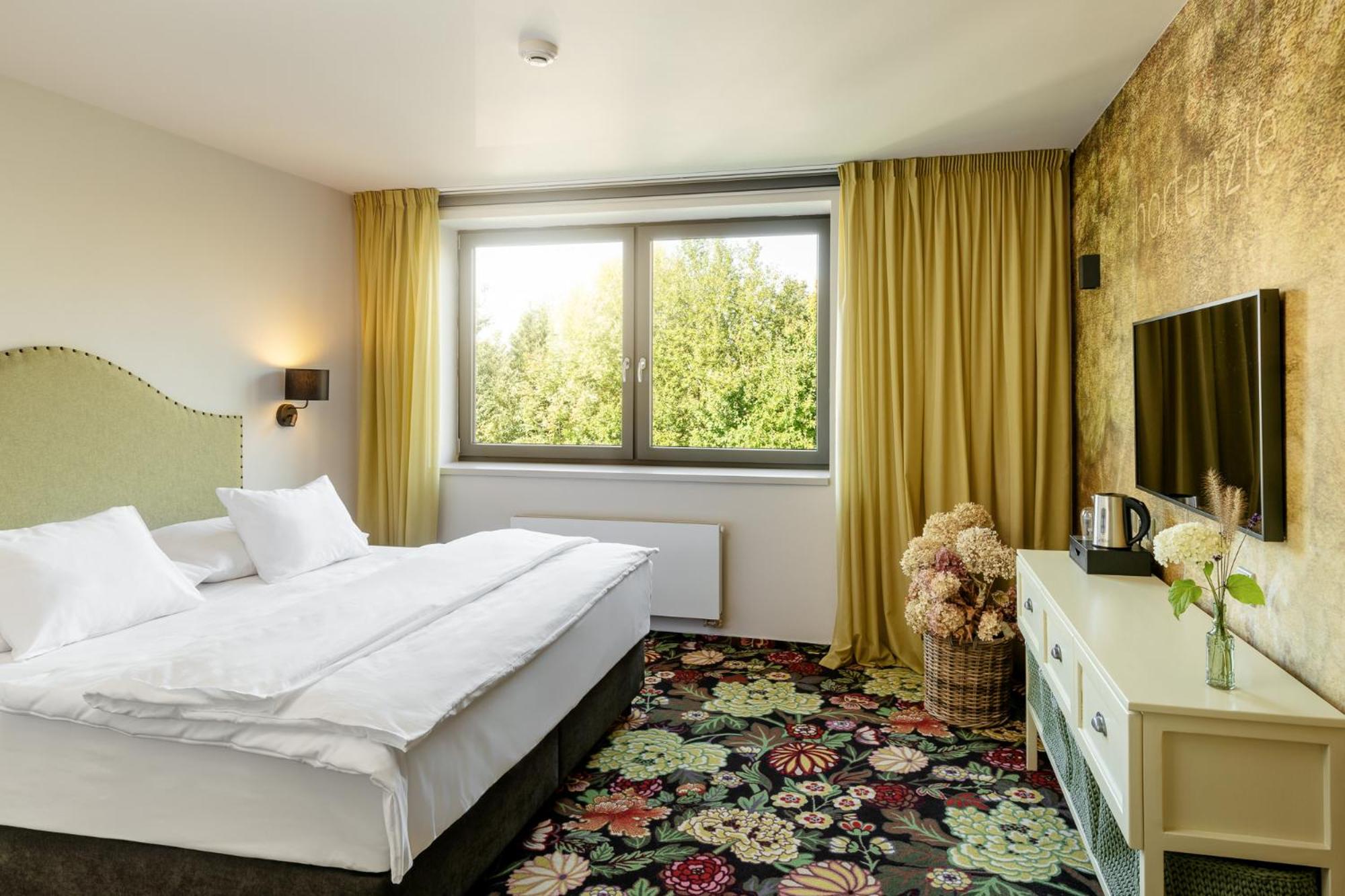 Double or Twin Room - Disability Access - Photo 1