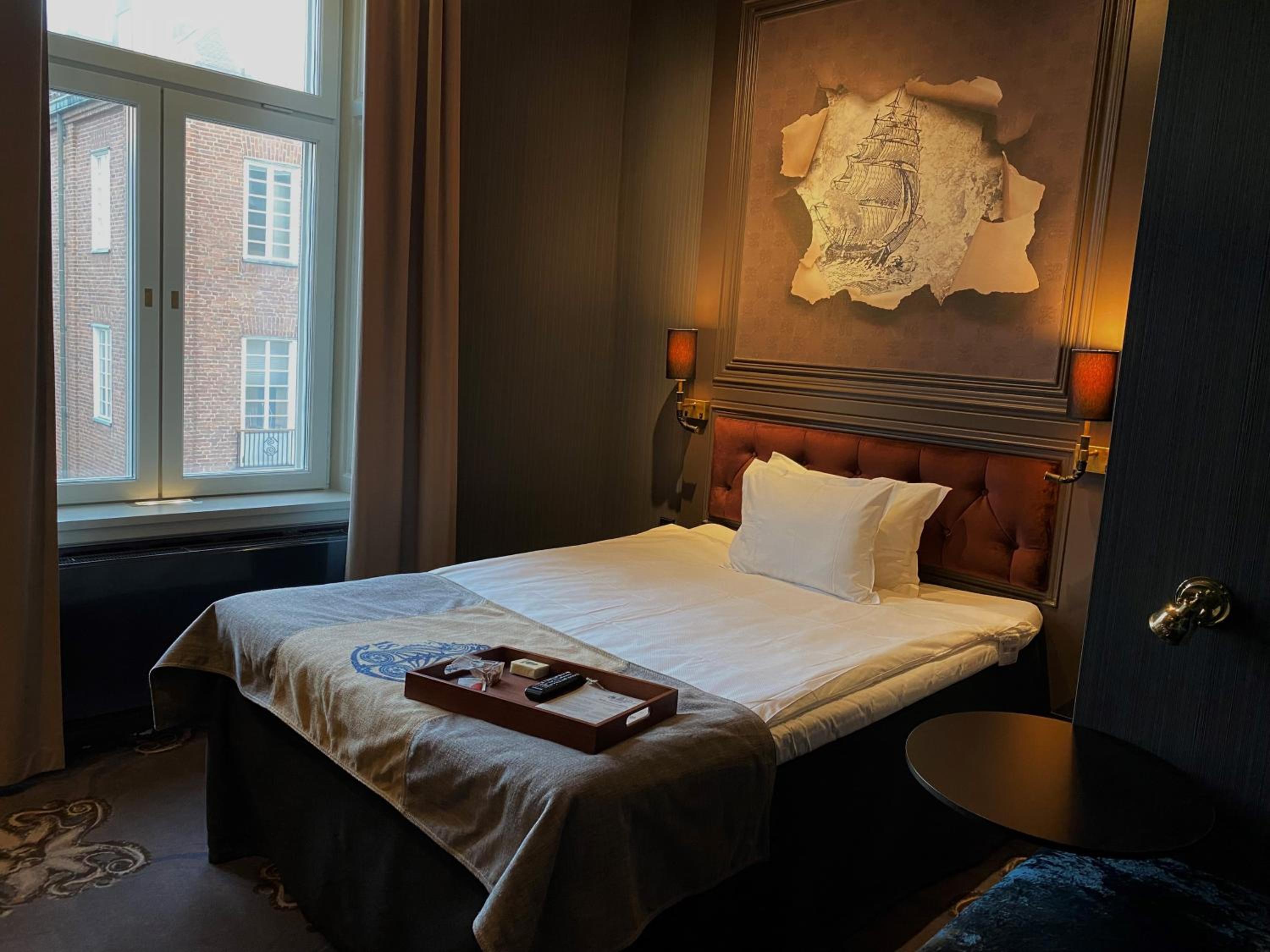 Superior Queen Room - Non-Smoking - Photo 7