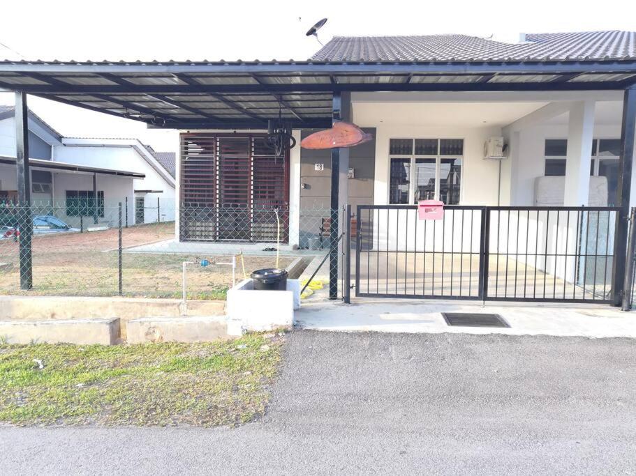 Three-Bedroom House photo 1
