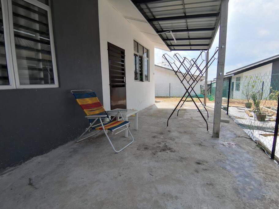 Three-Bedroom House photo 2