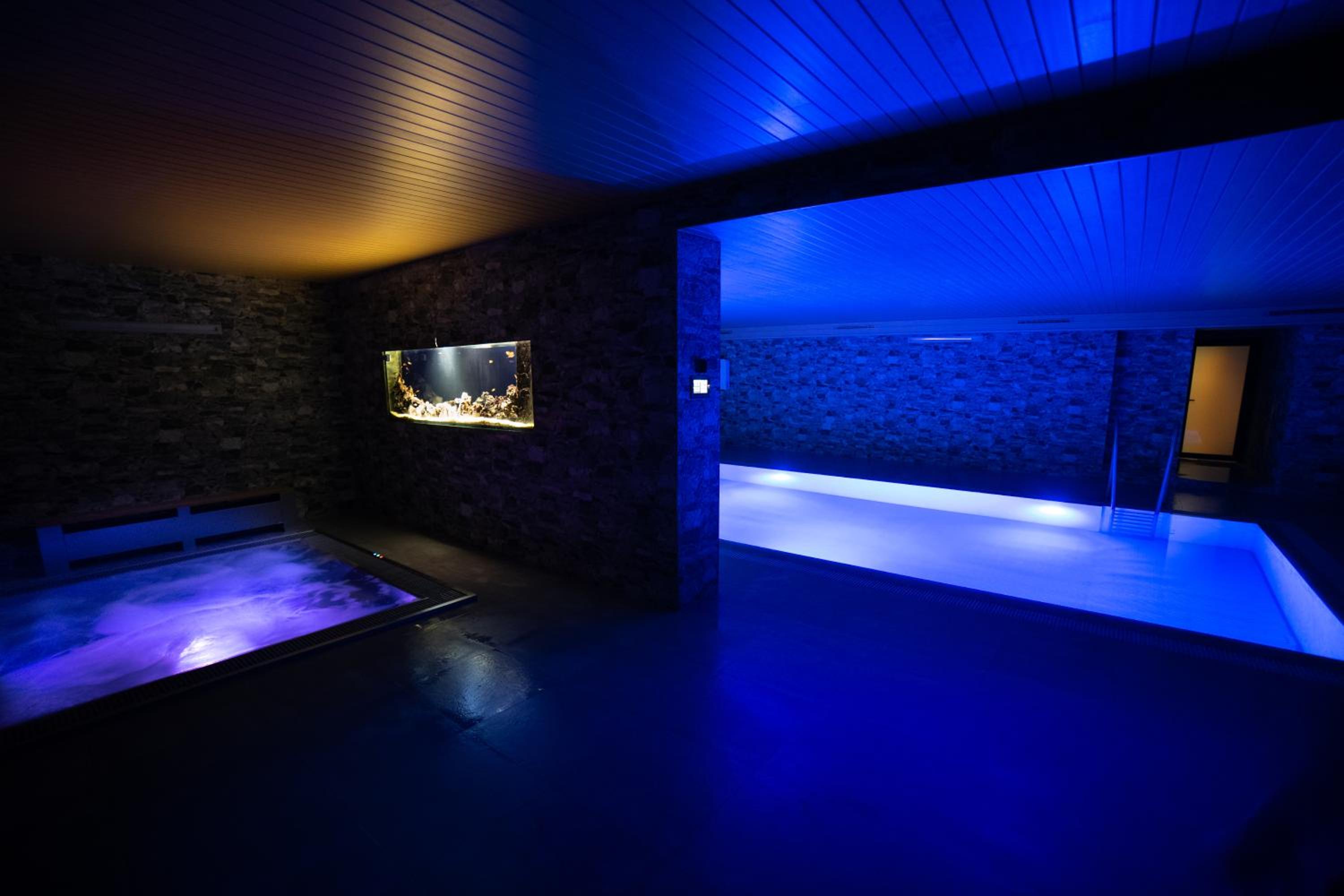 Double Room with Spa Bath - Photo 5