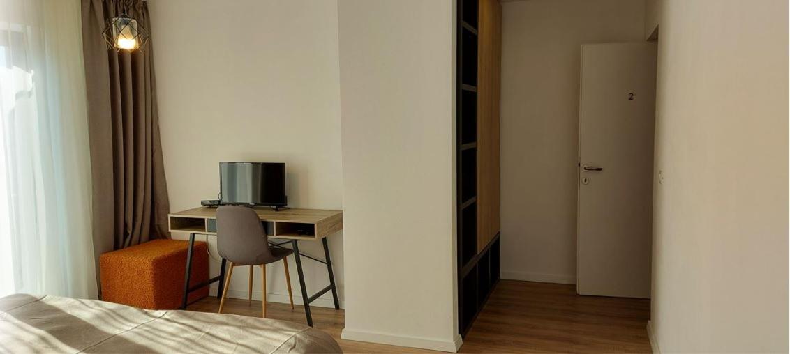 Double Room with Private Bathroom - Photo 15