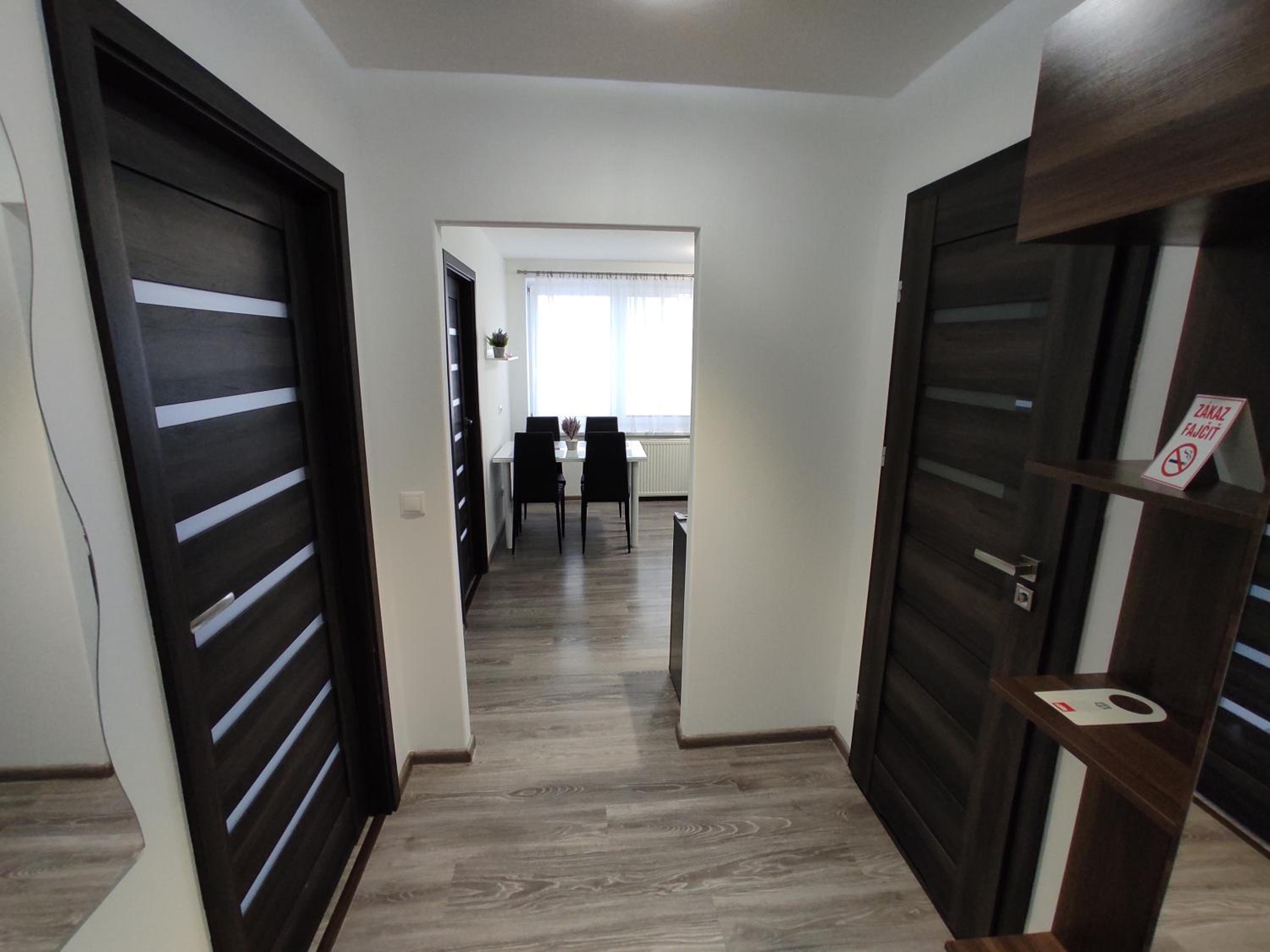 One-Bedroom Apartment - Photo 7