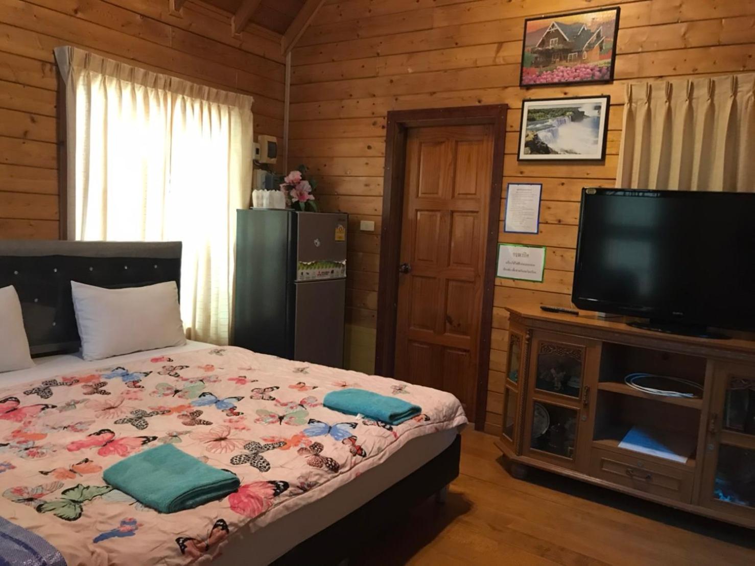 Family Room with Private Bathroom photo 3