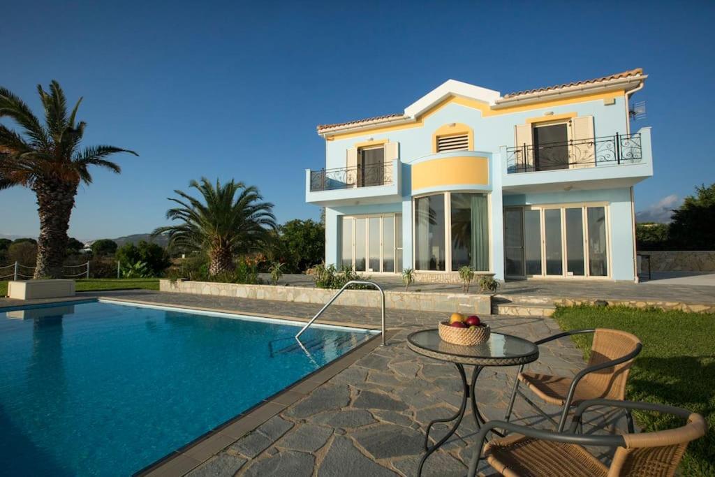 Villa with Private Pool photo 3