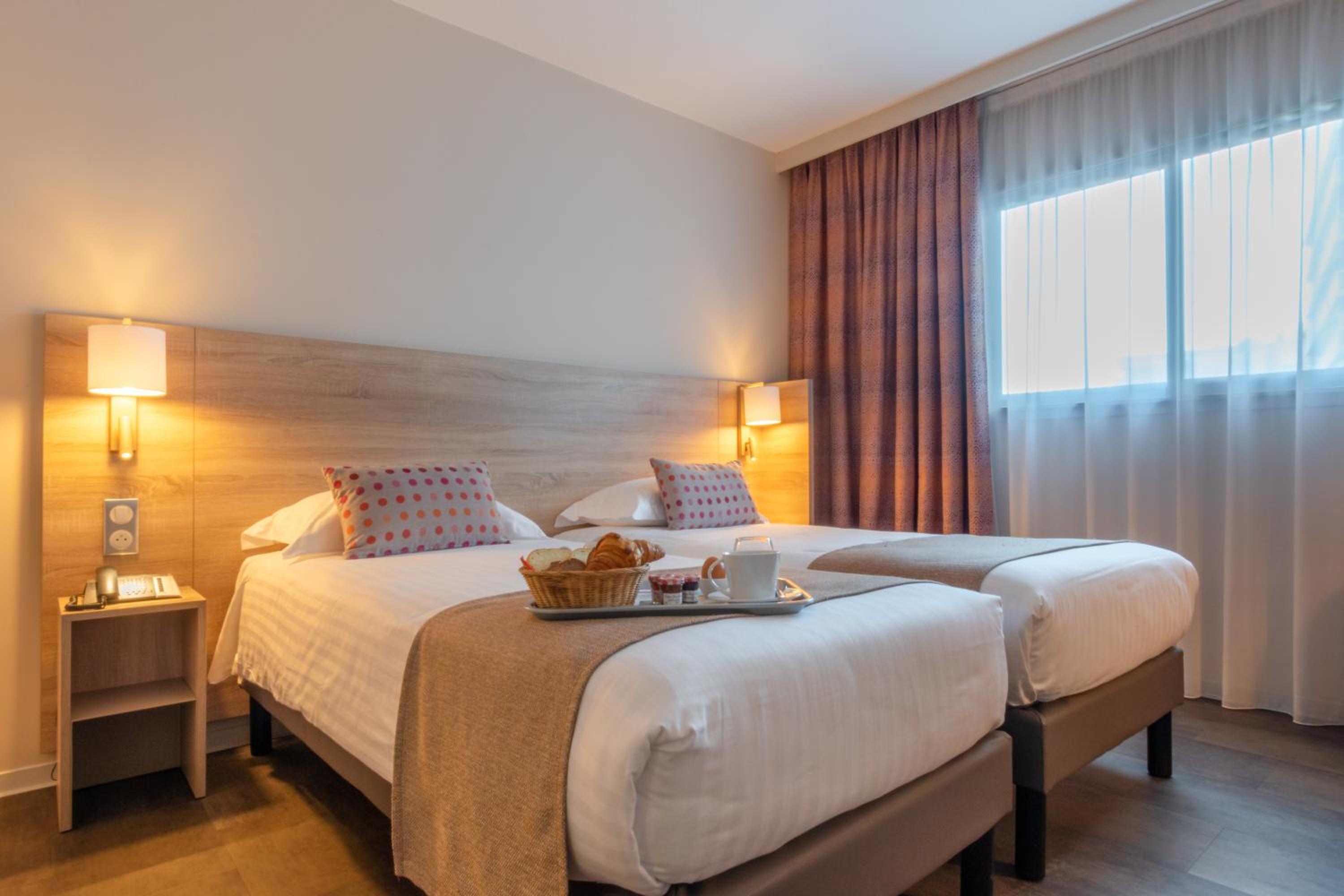 Twin Room - Photo 4