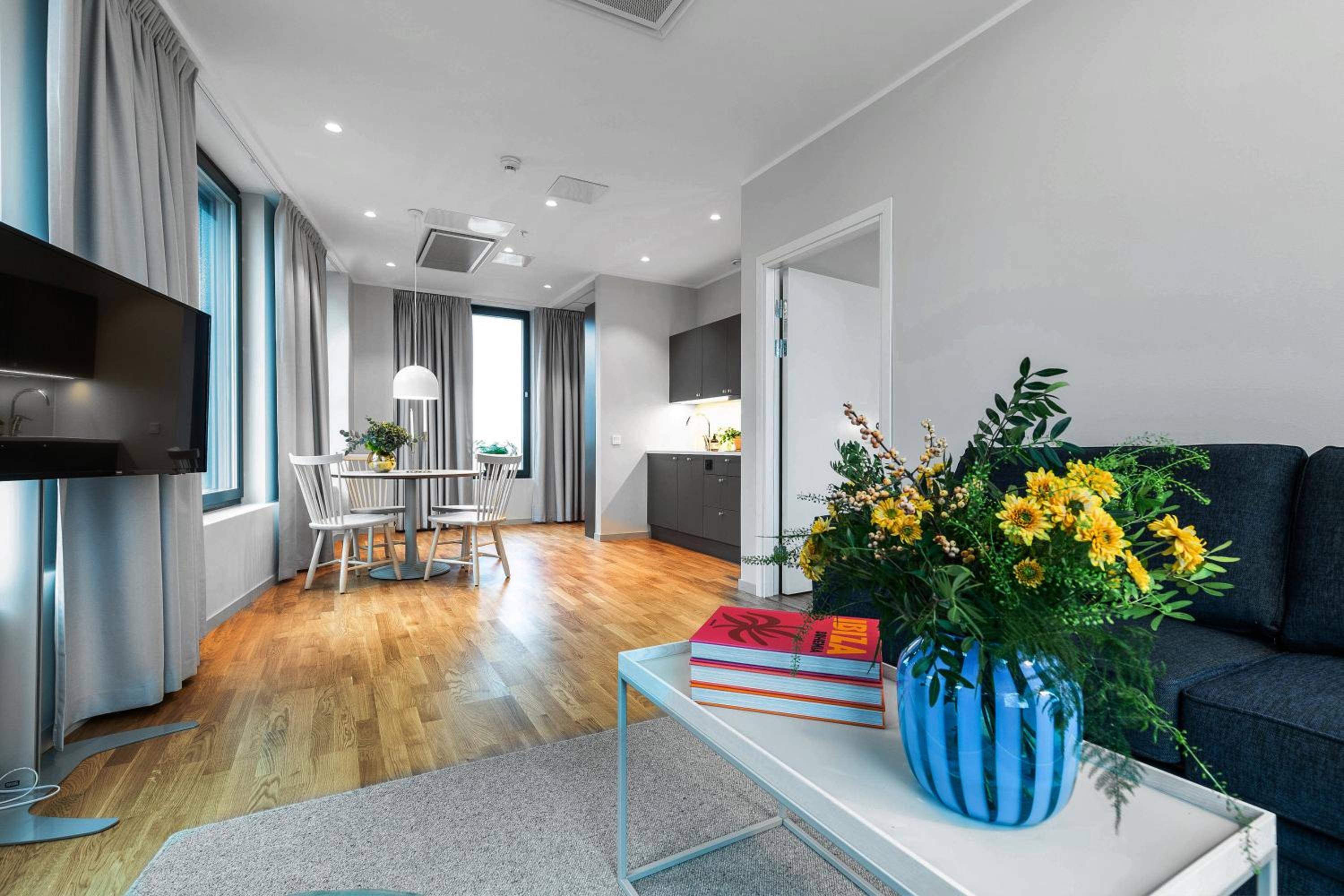 One Bedroom Apartment - Photo 8