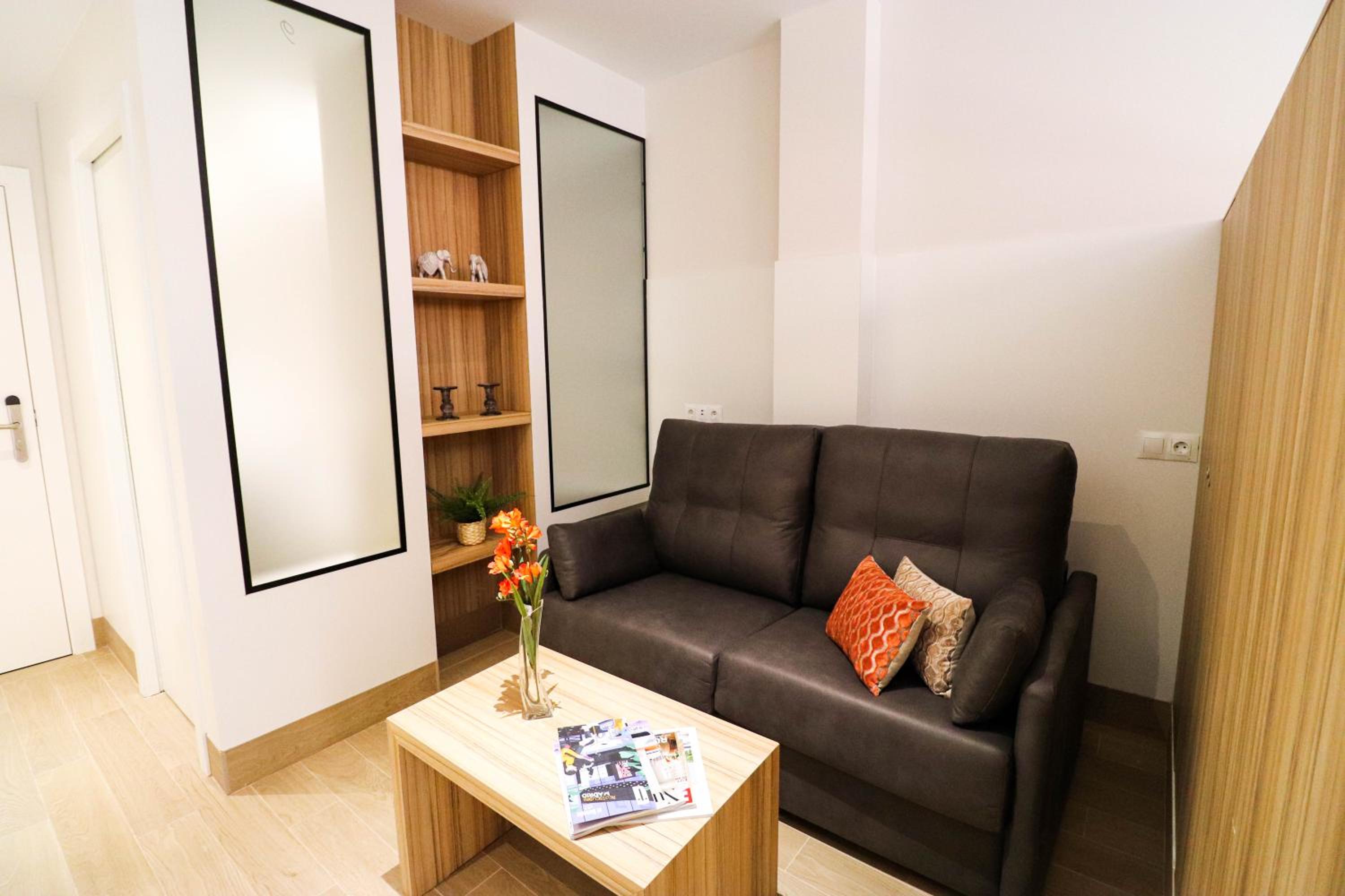 Standard Studio - Photo 8