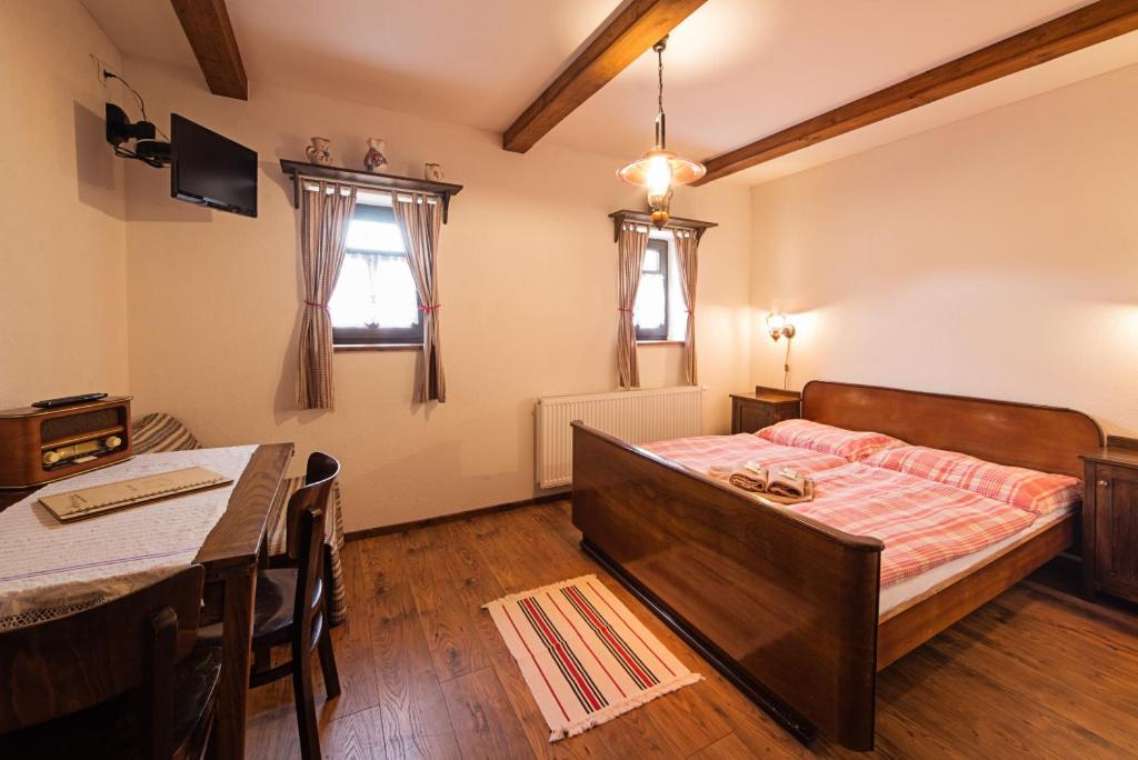Double Room with Extra Bed - Photo 2