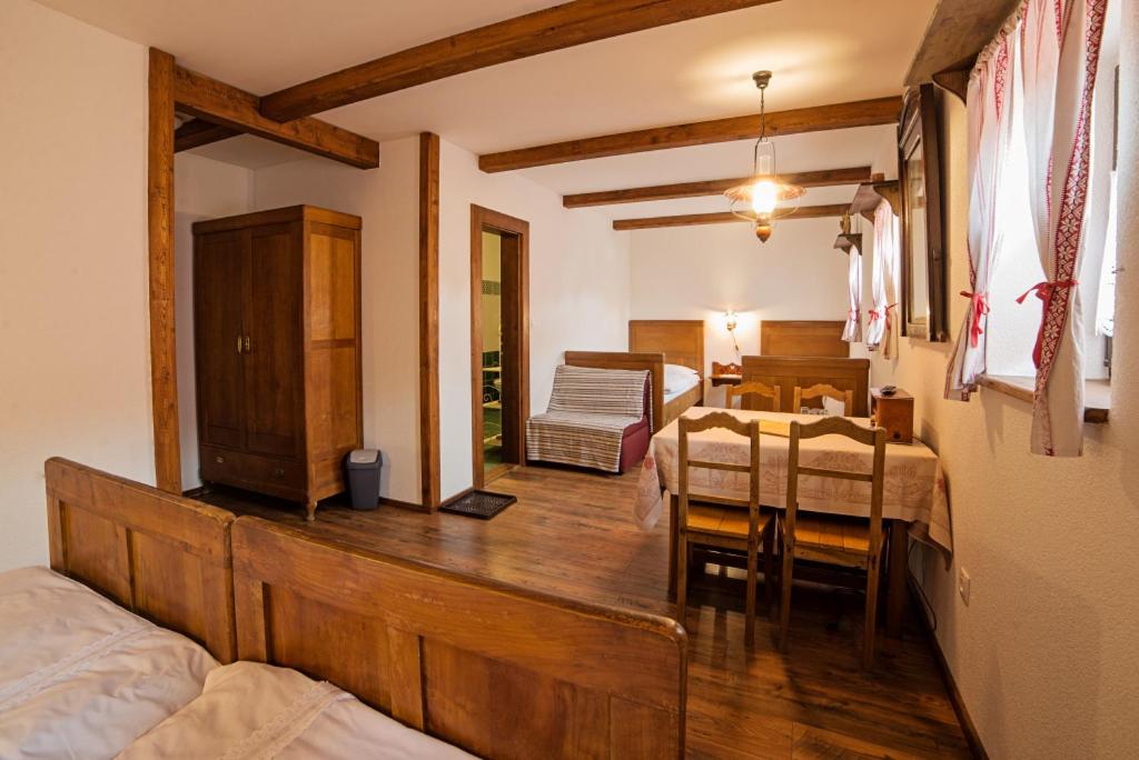 Quadruple Room - Photo 1