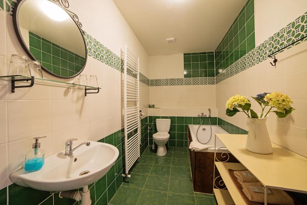 Quadruple Room - Photo 6