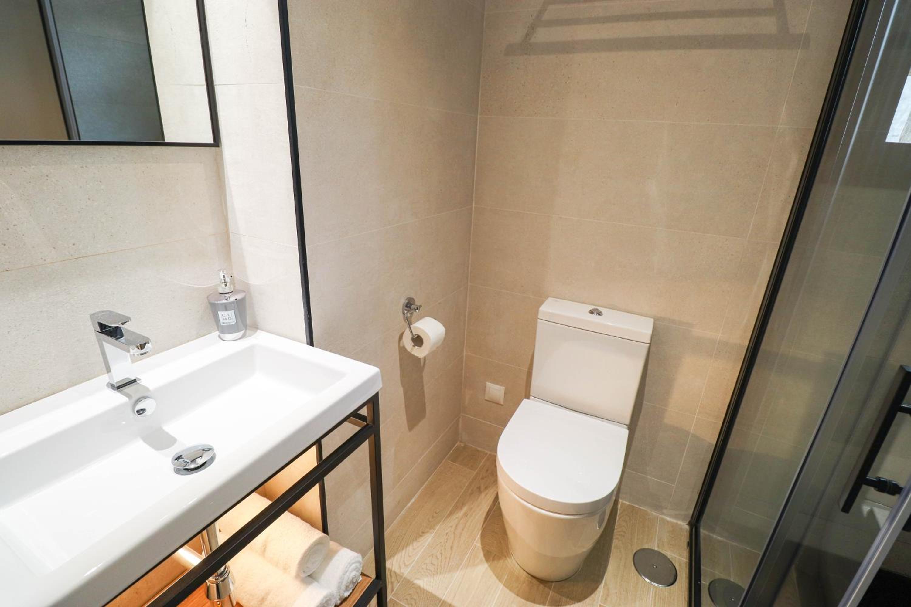 One-Bedroom Apartment - Photo 12