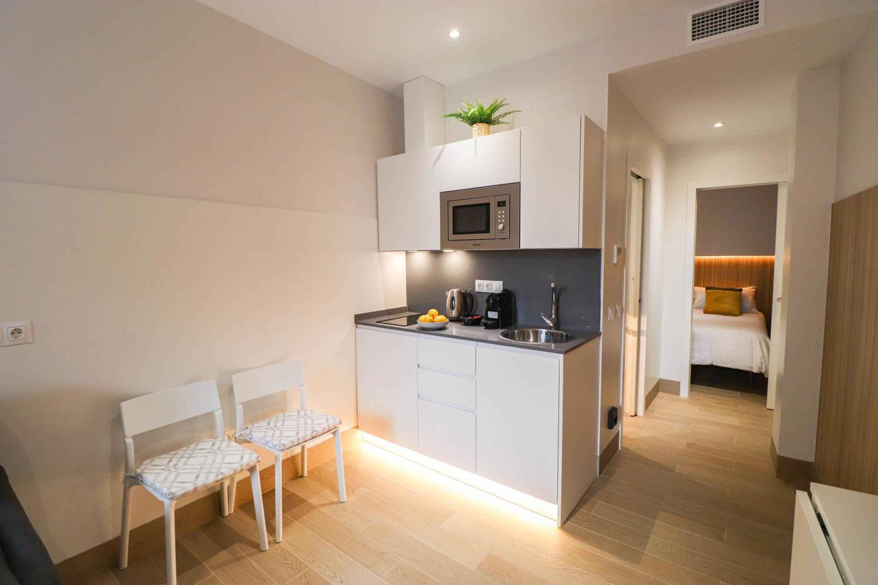 One-Bedroom Apartment - Photo 4
