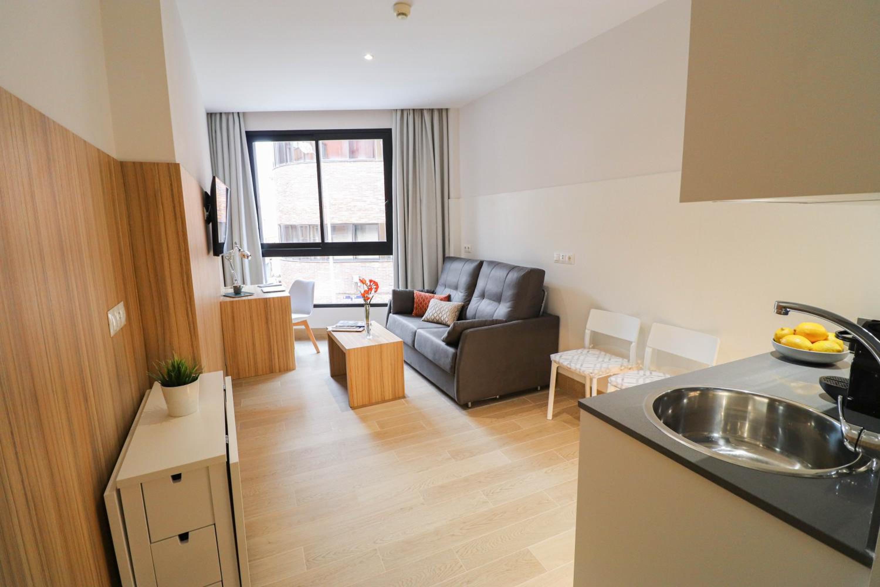 One-Bedroom Apartment - Photo 6