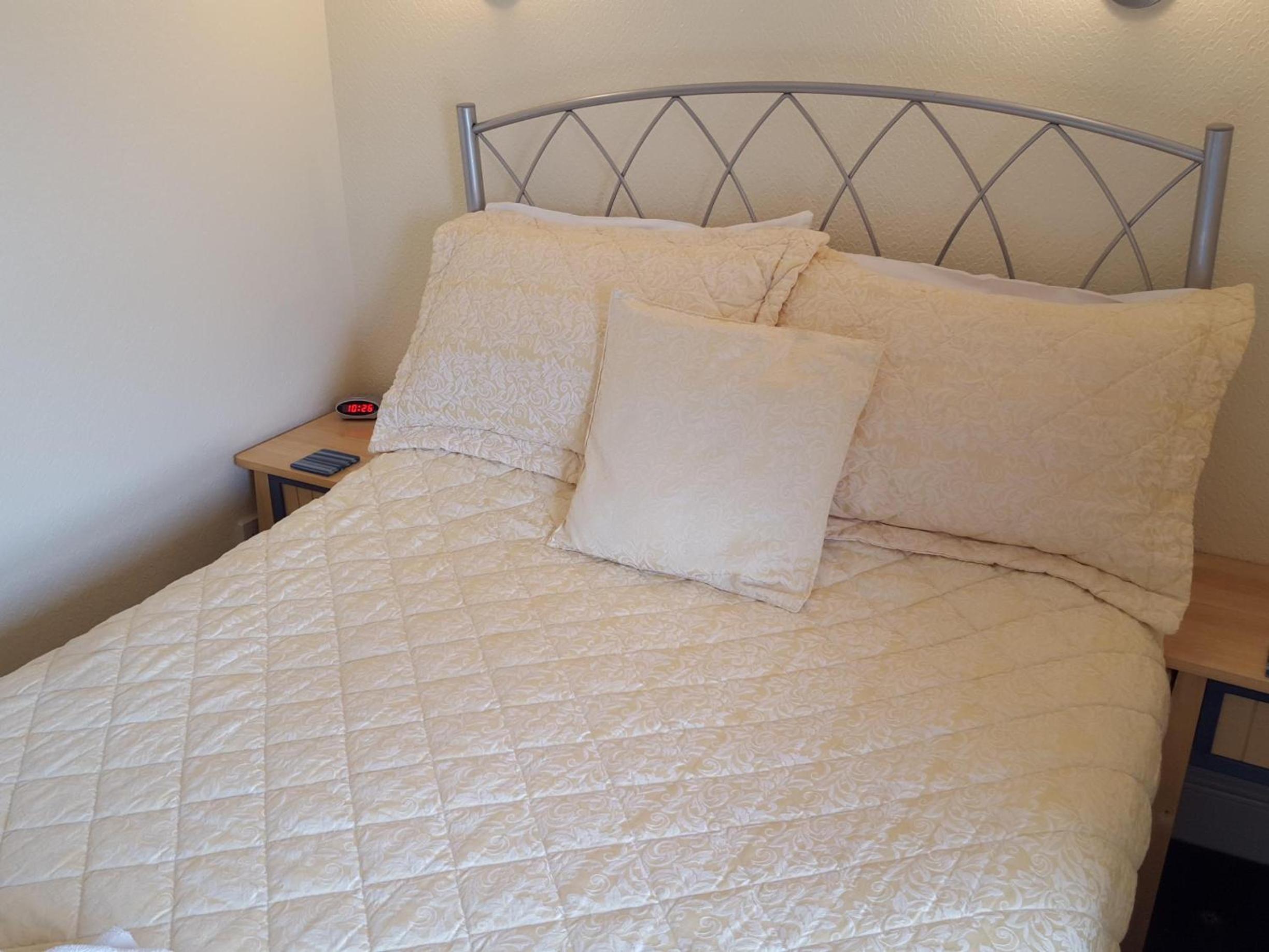 Small Single Room photo 2