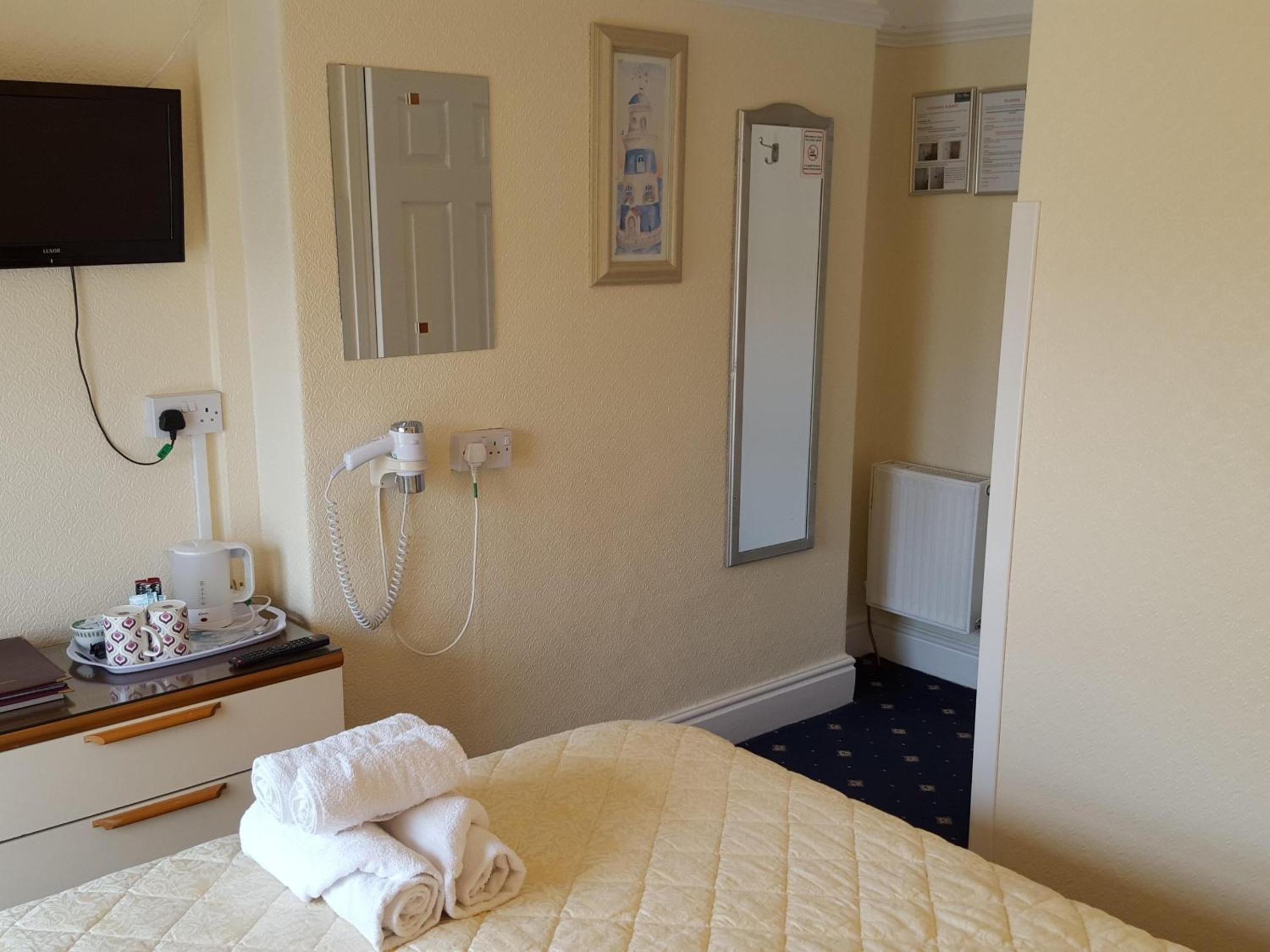 Small Single Room photo 3