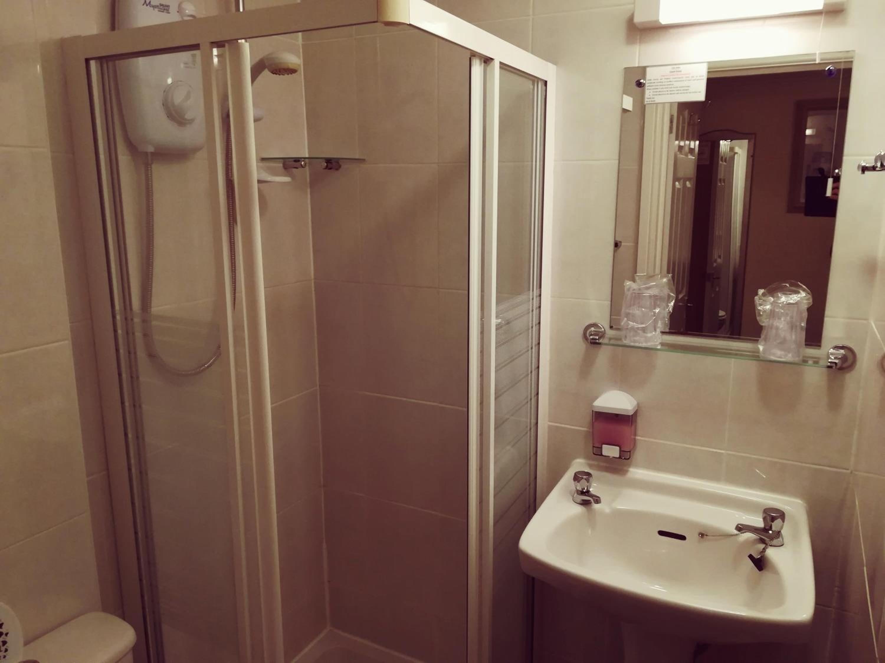Double Room with Private Bathroom photo 2