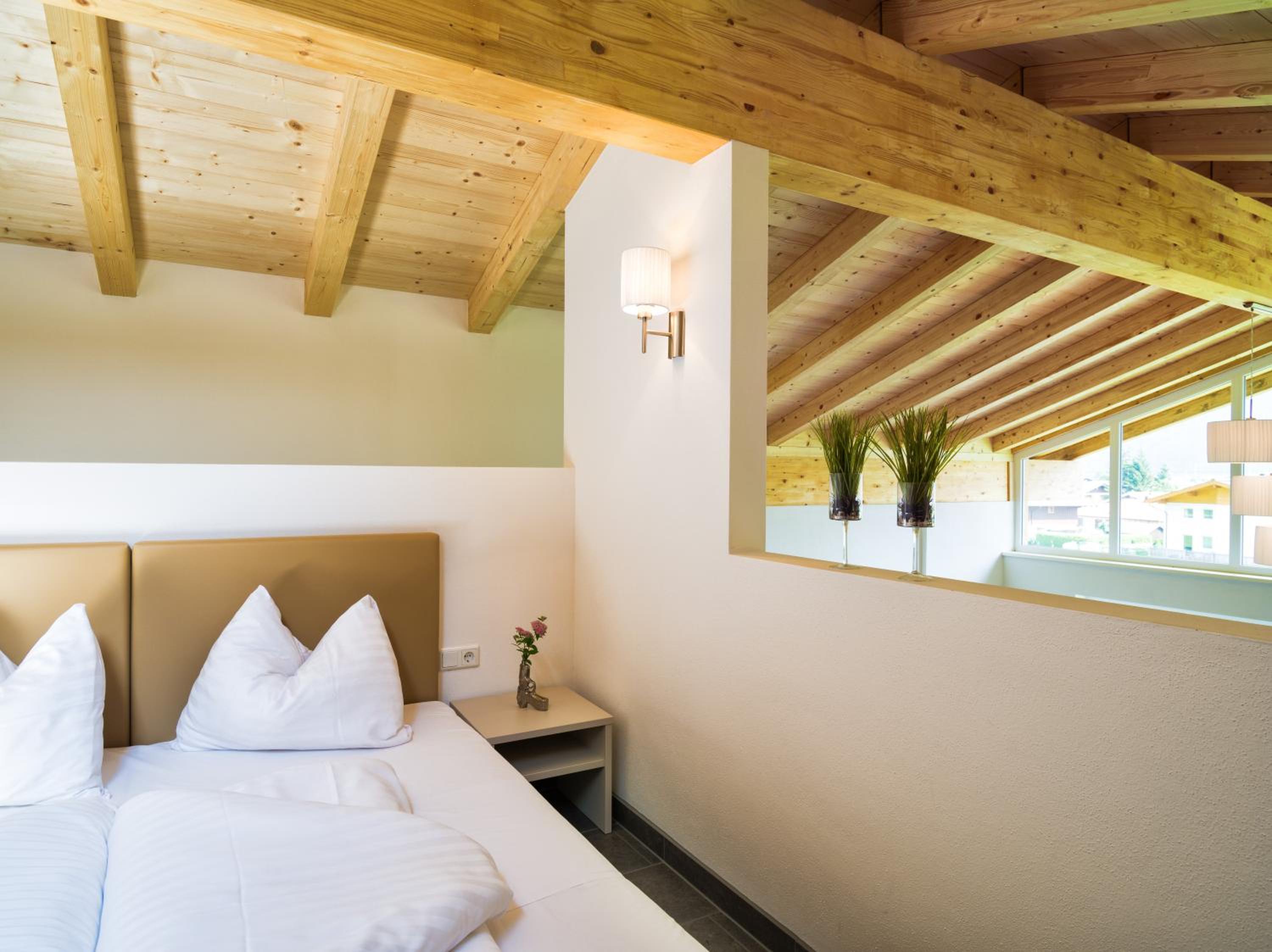 Four-Bedroom Apartment - Penthouse with Balcony and Mountain View photo 3