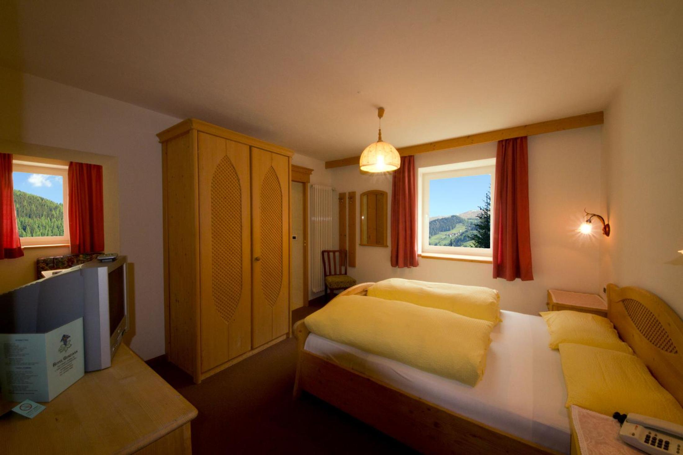 Superior Double or Twin Room - Photo 3