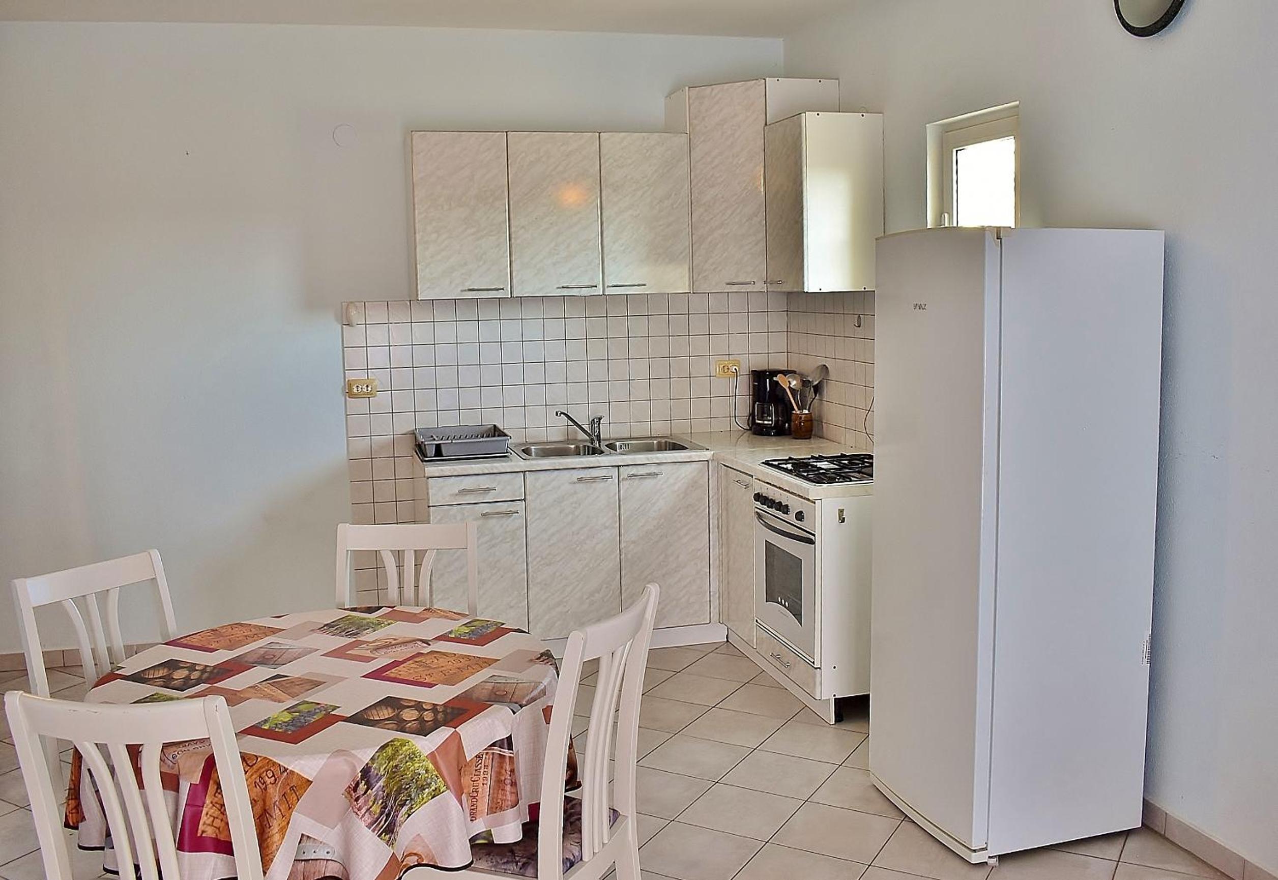 Apartment with Balcony - Photo 20