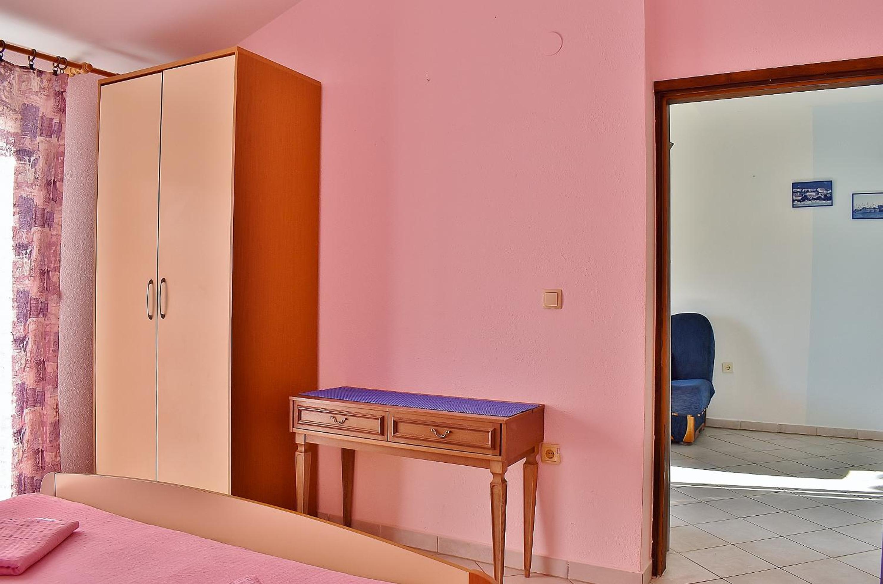 Apartment with Balcony - Photo 24