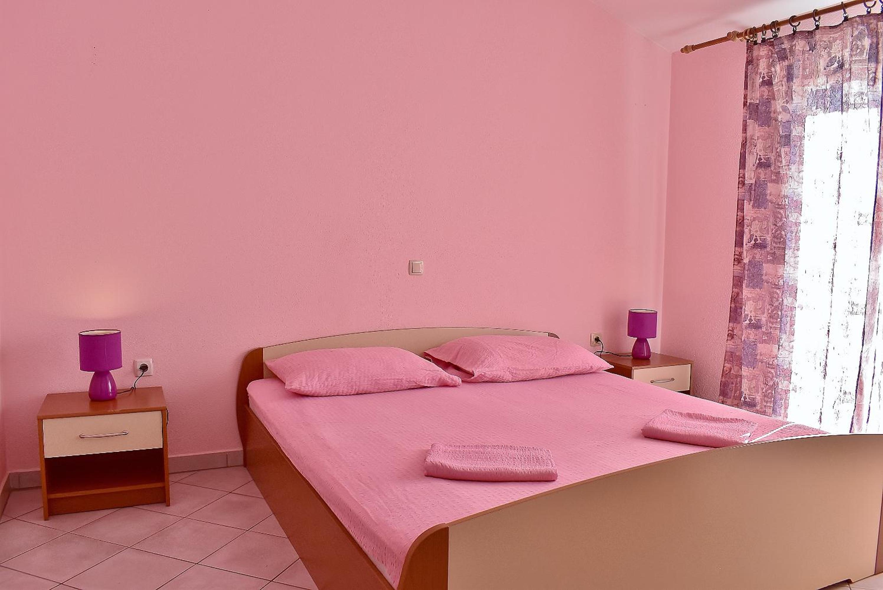 Apartment with Balcony - Photo 11