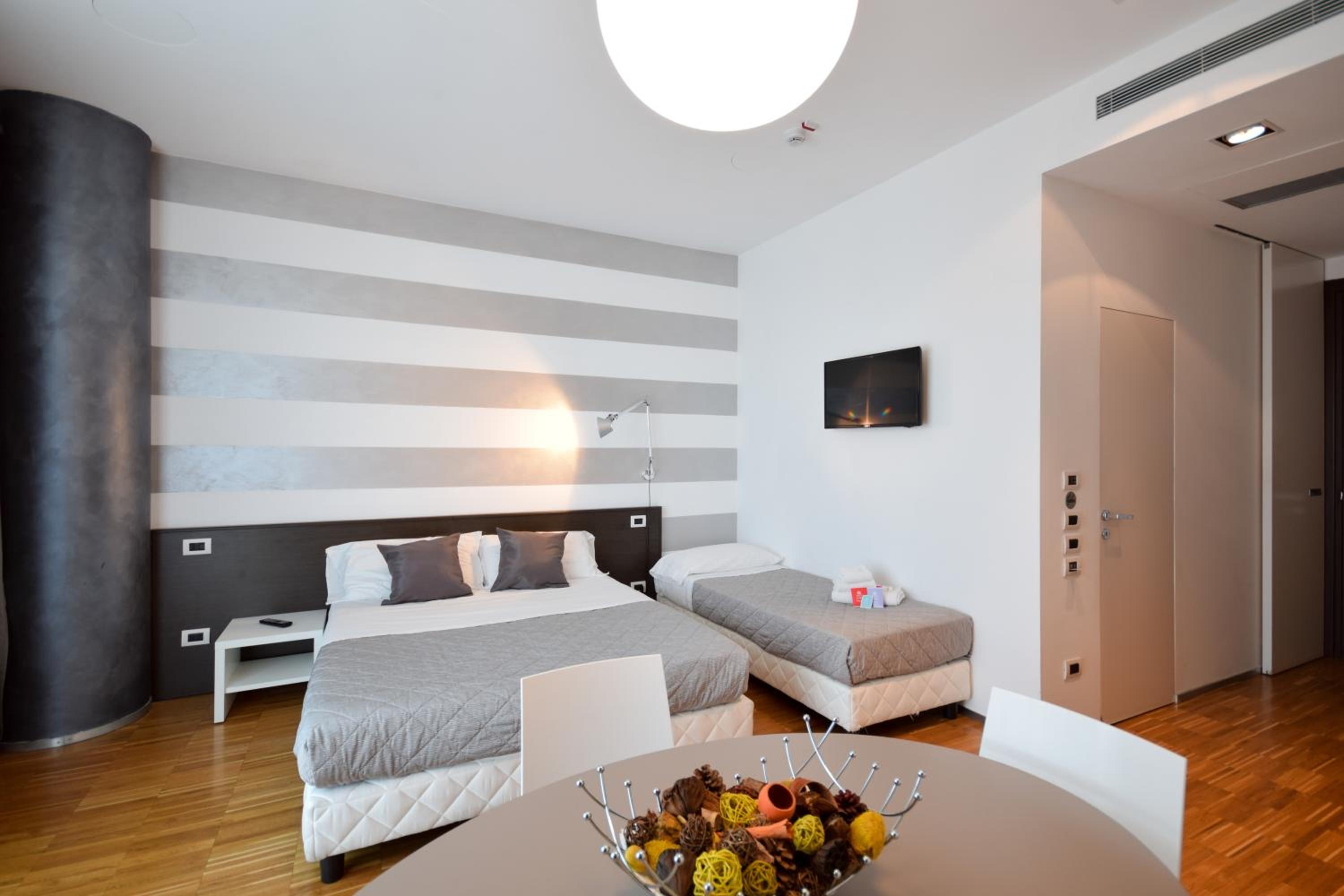 Standard Triple Room photo 2