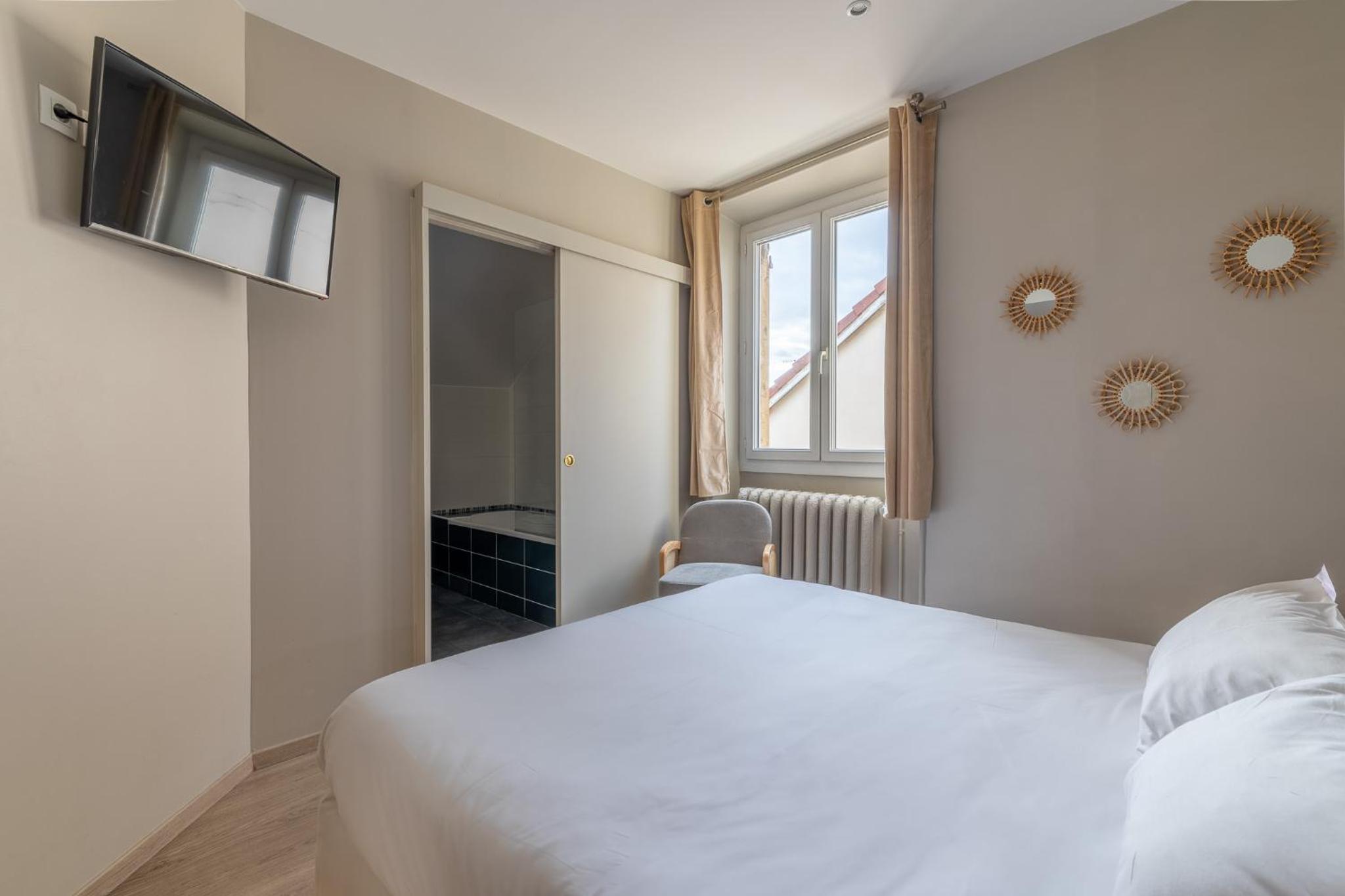 Small Double Room - Photo 1
