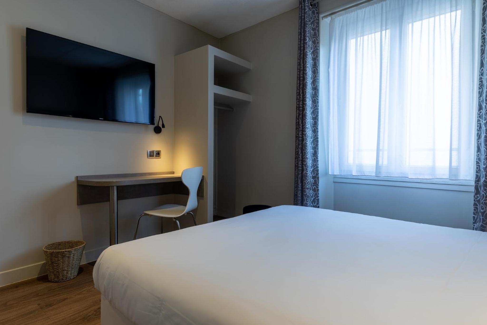 Small Double Room - Photo 3