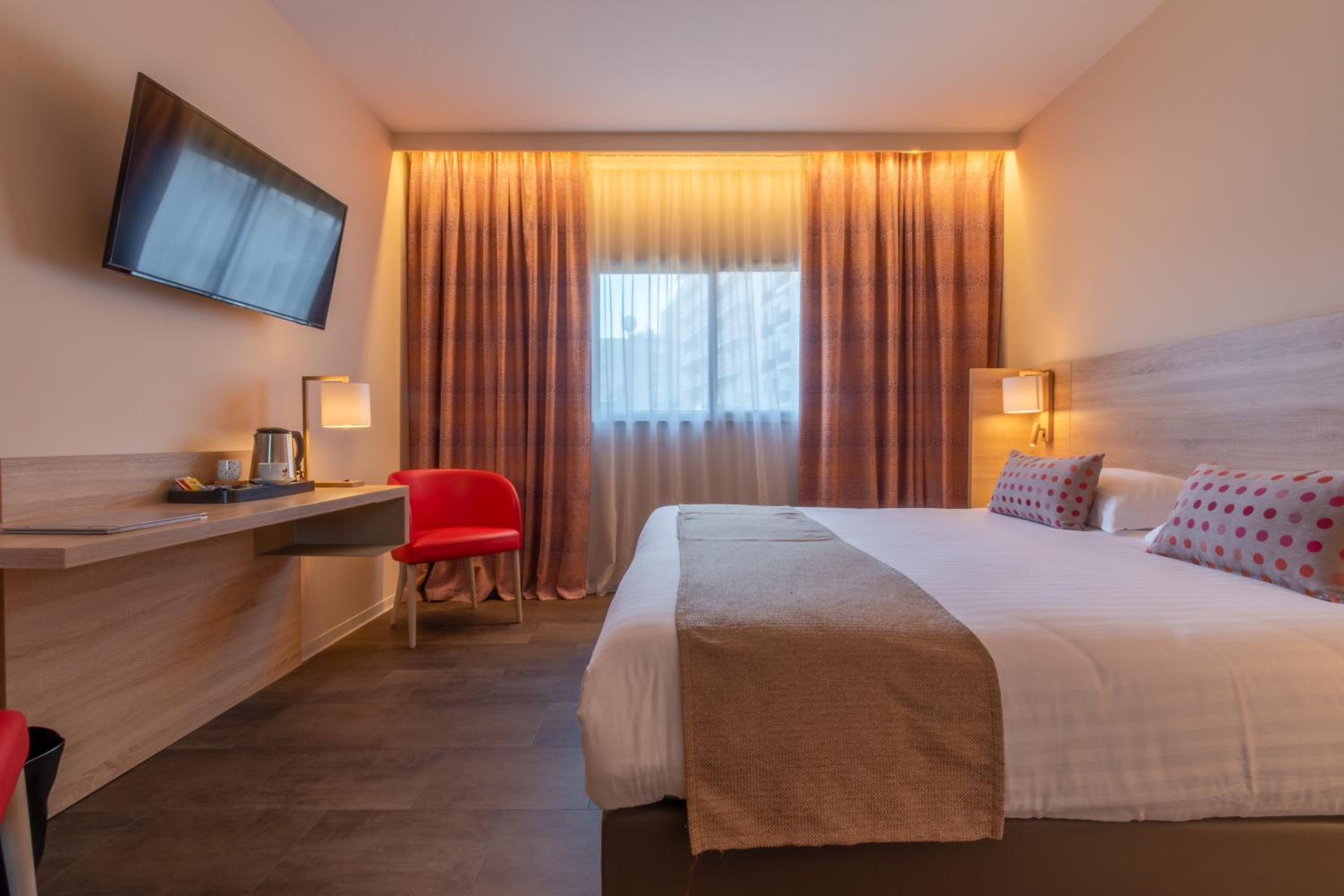 Double Room - Photo 10