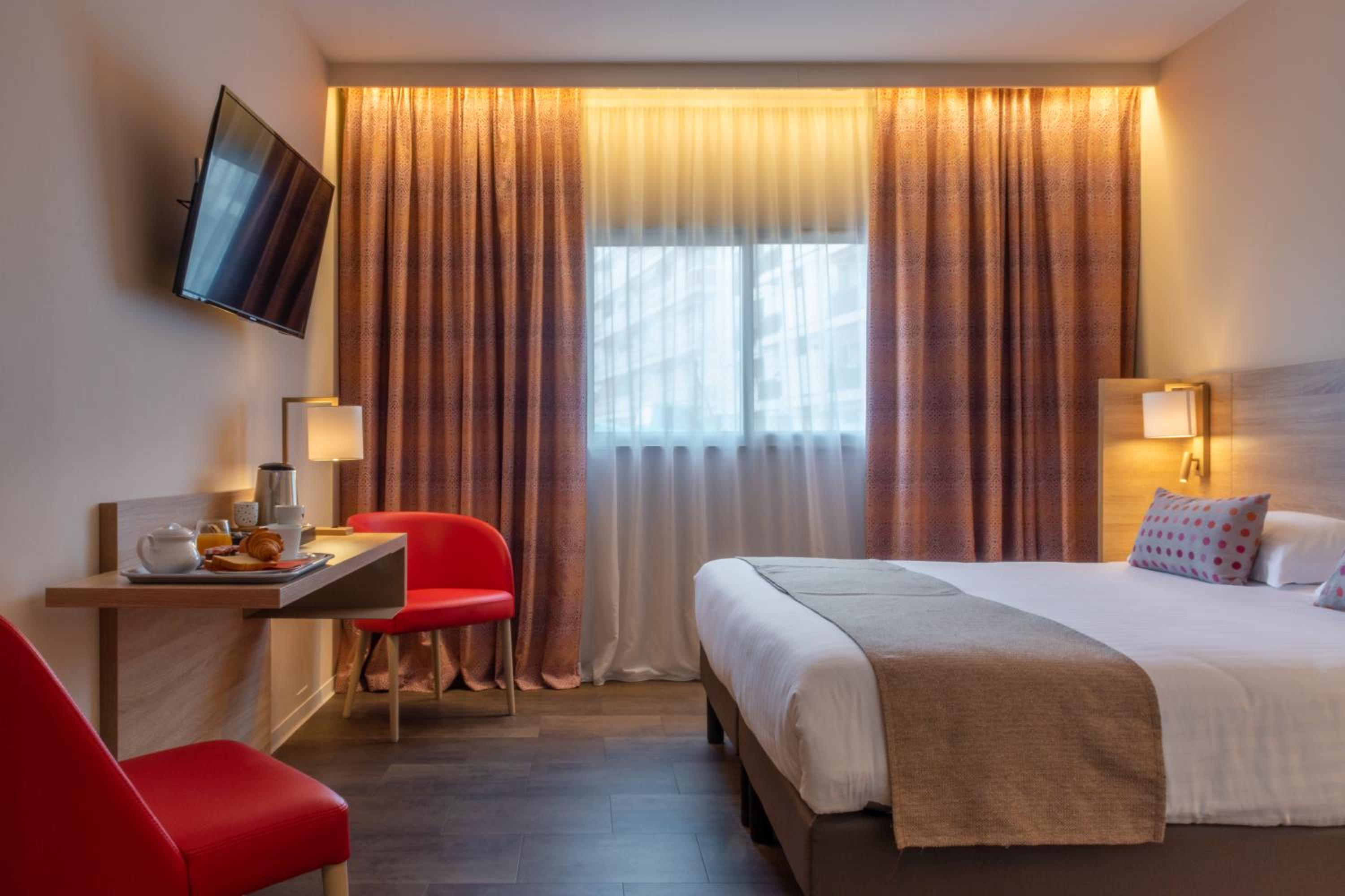 Double Room - Photo 7