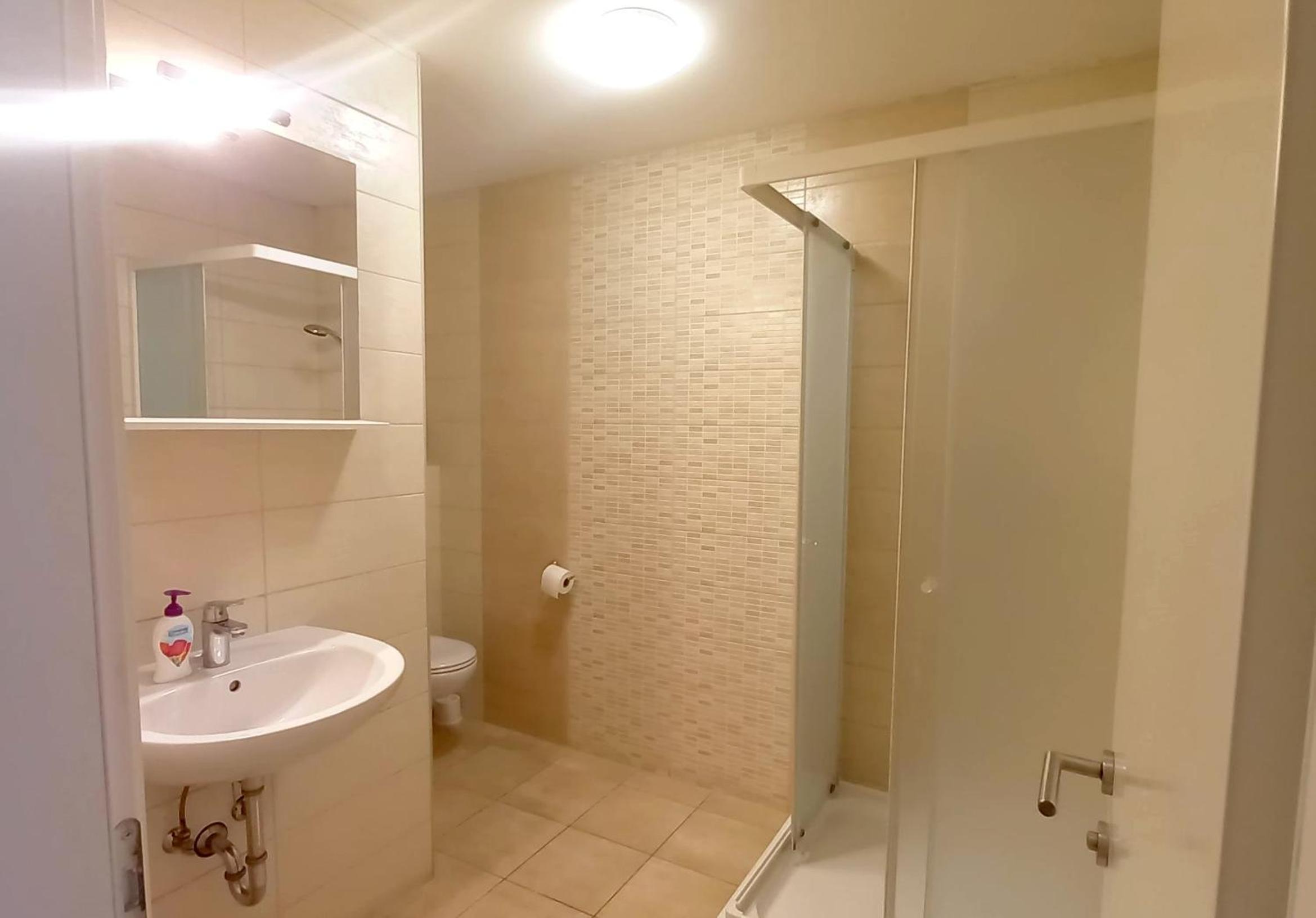 Standard Double Room - Photo 5