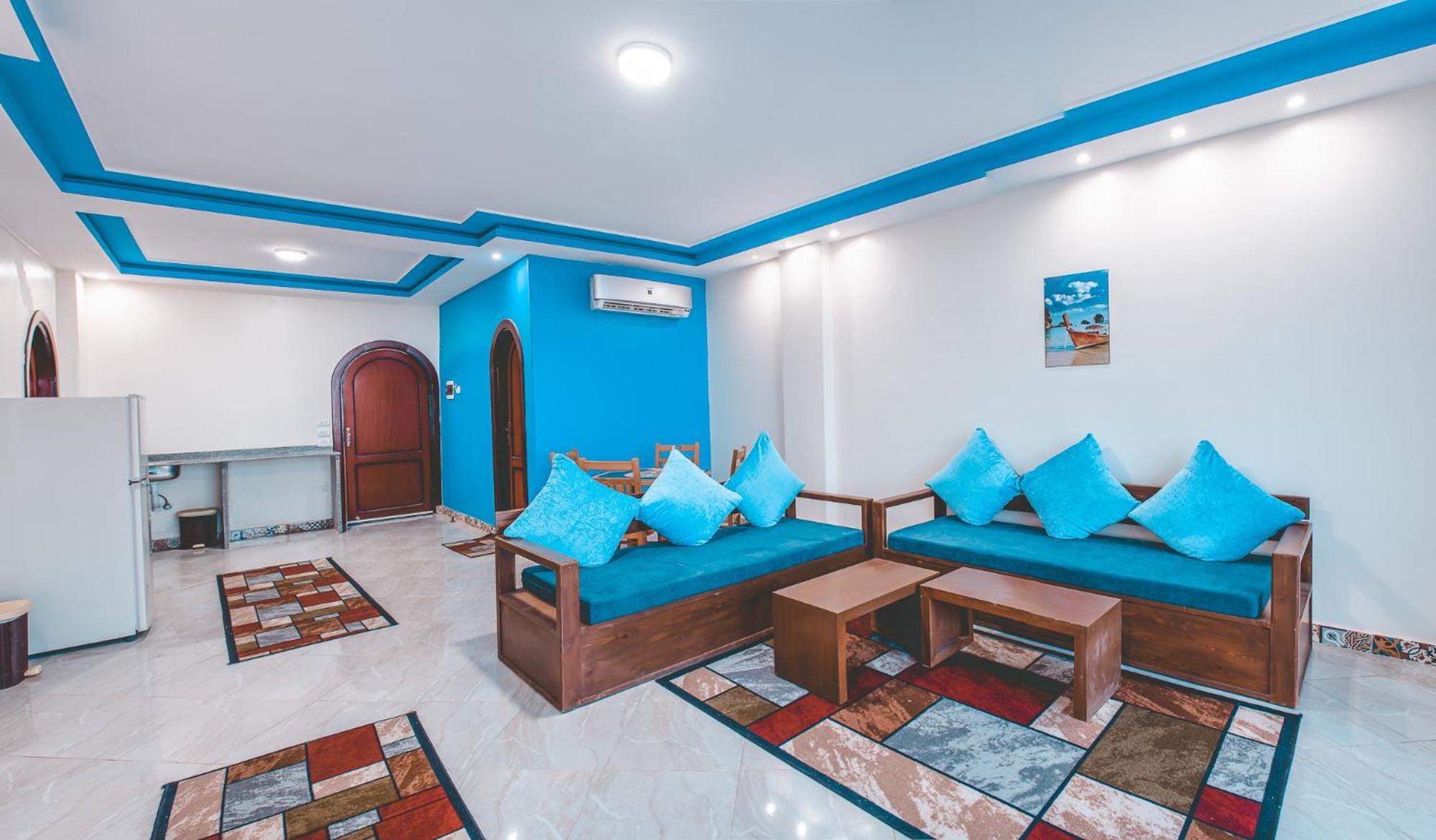 Apartment with Sea View - Photo 10