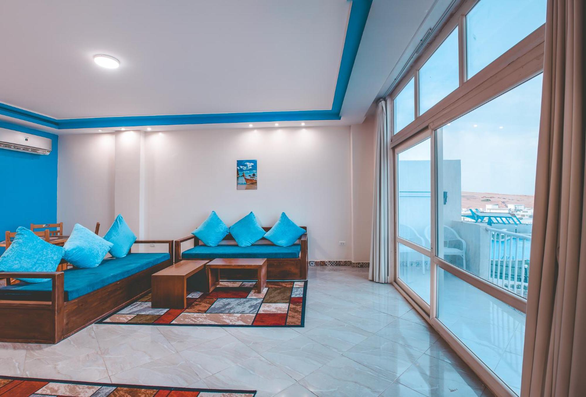Apartment with Sea View - Photo 5